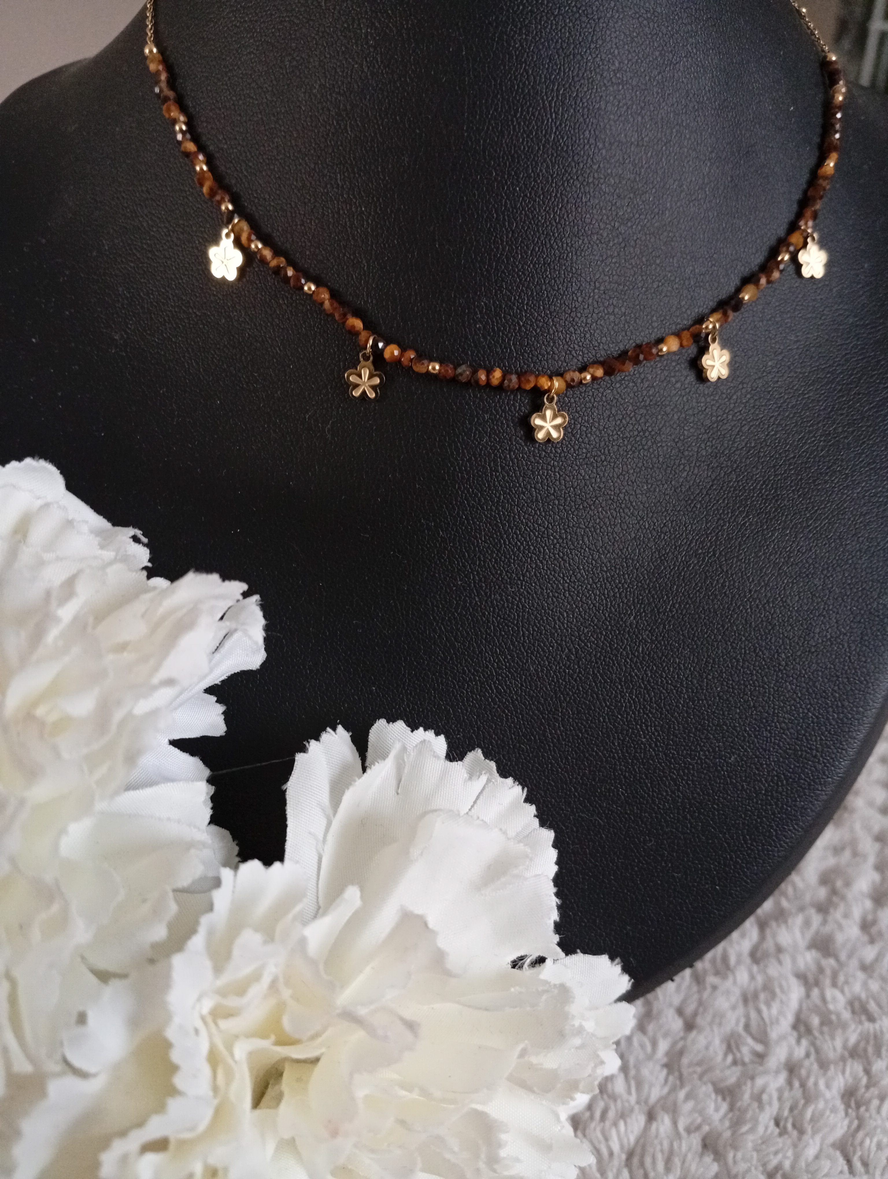 Collier pierre naturelle pampilles fleurs