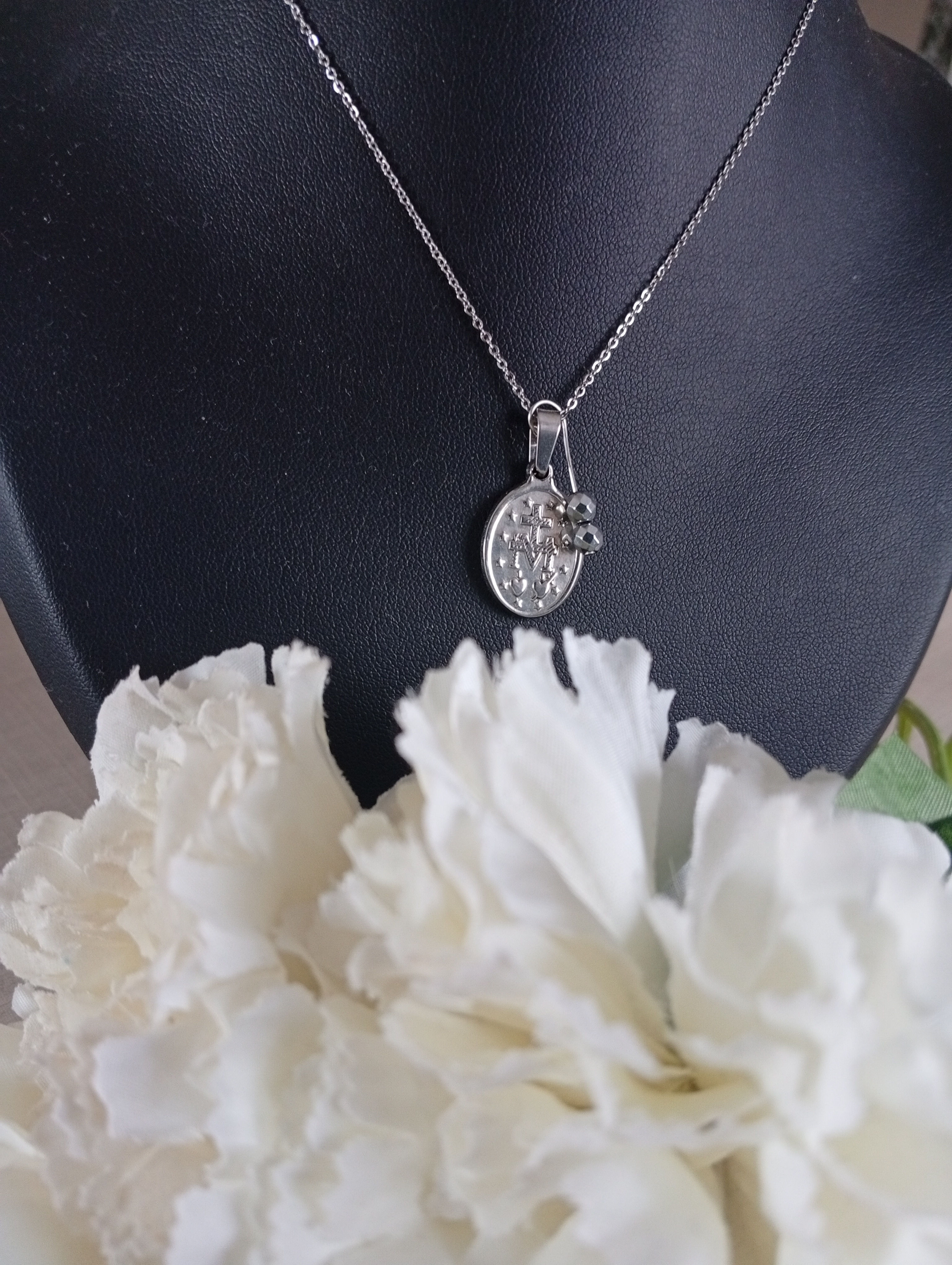 Collier Notre Dame de Guadeloupe