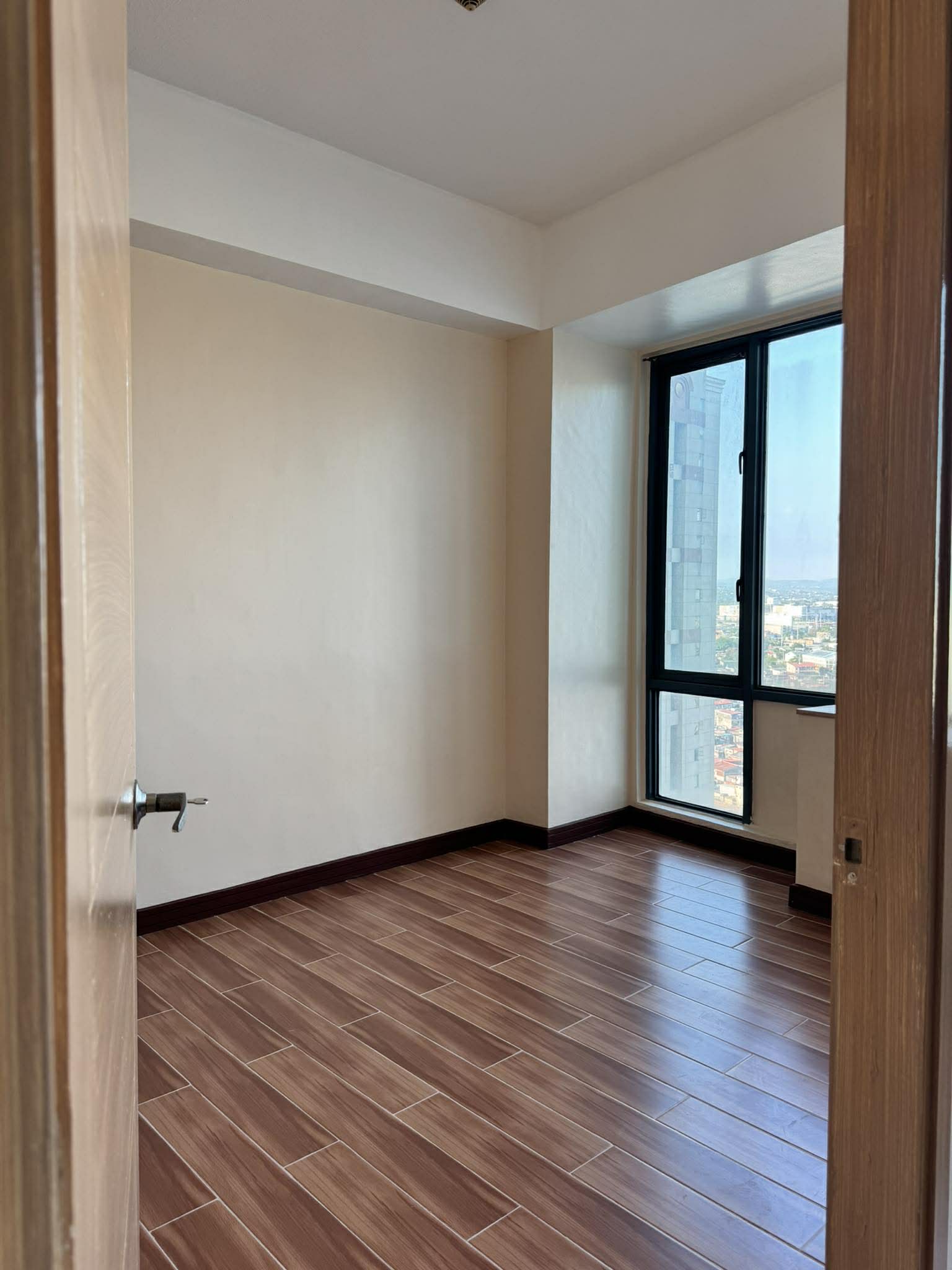Eastwood One Central Park [1BR] (Unit 18J)
