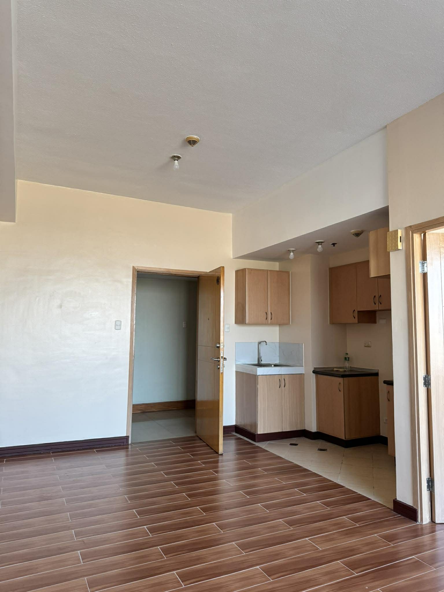 Eastwood One Central Park [1BR] (Unit 18J)