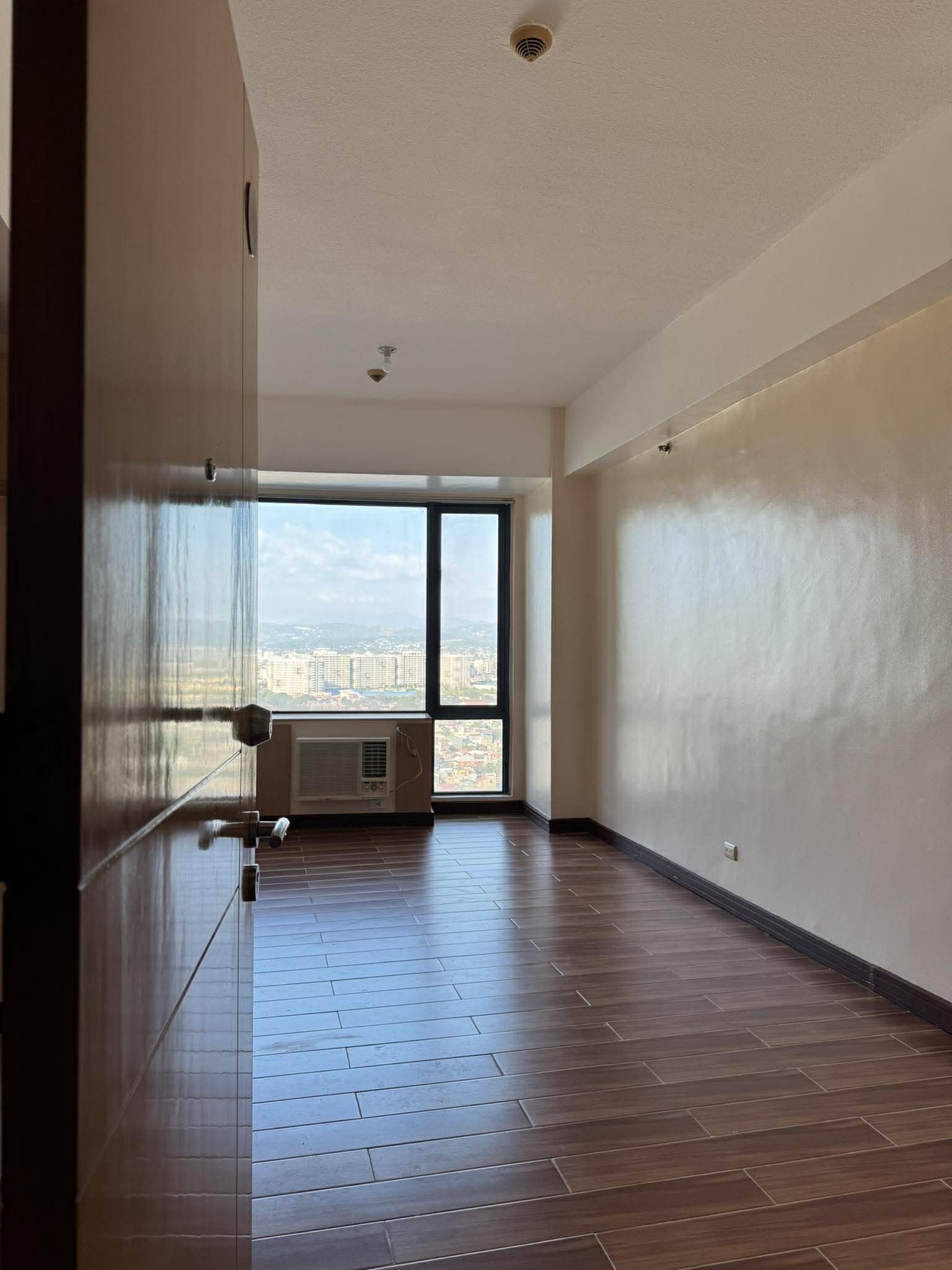 Eastwood One Central Park [1BR] (Unit 18J)