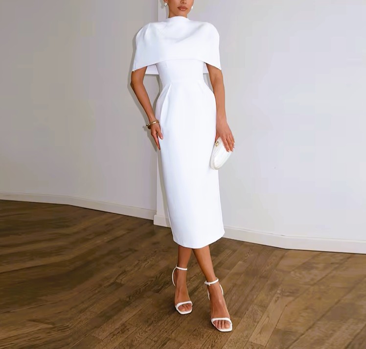 Robe blanche élégante midi