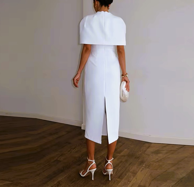 Robe blanche élégante midi