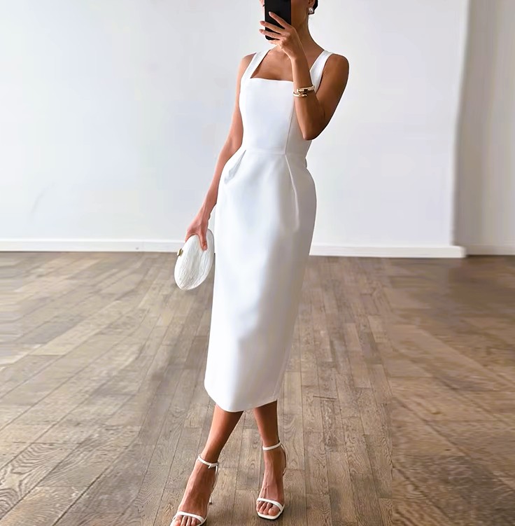 Robe blanche élégante midi
