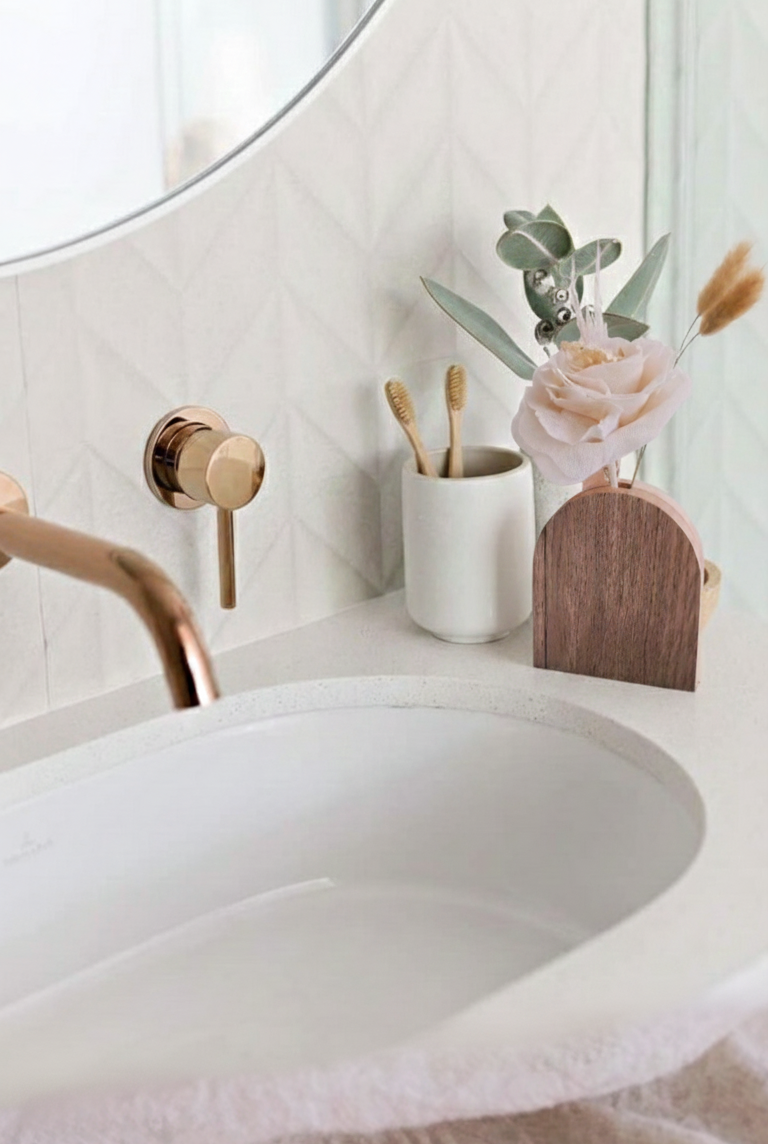 Florero Malva con Flores secas y Rosa de tela