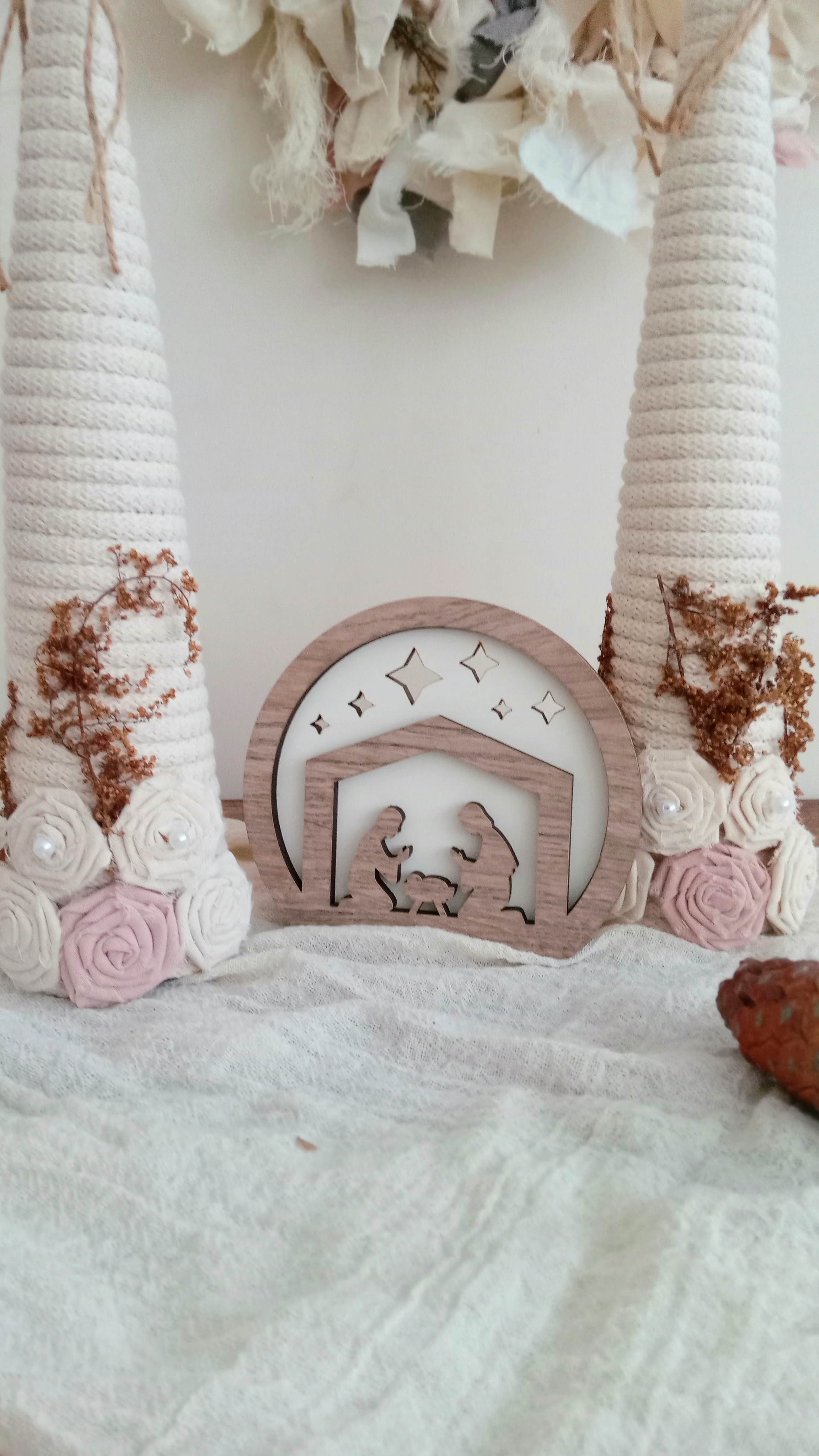 Pesebre Belén – Modelo Nazaret en Melamina Gaudi y Blanco