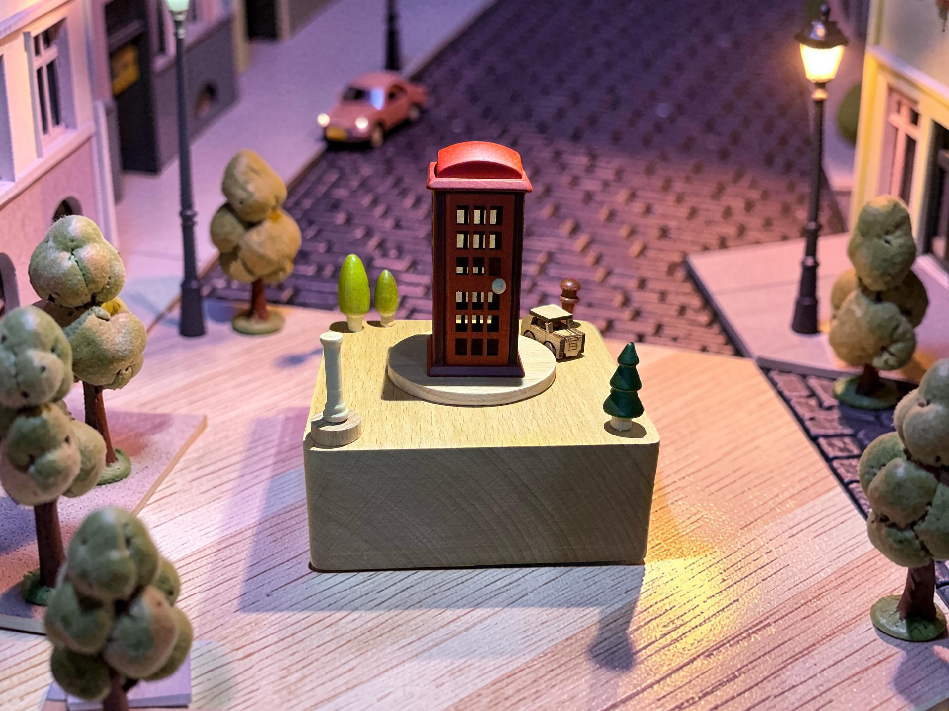 Cajita musical de cabina roja