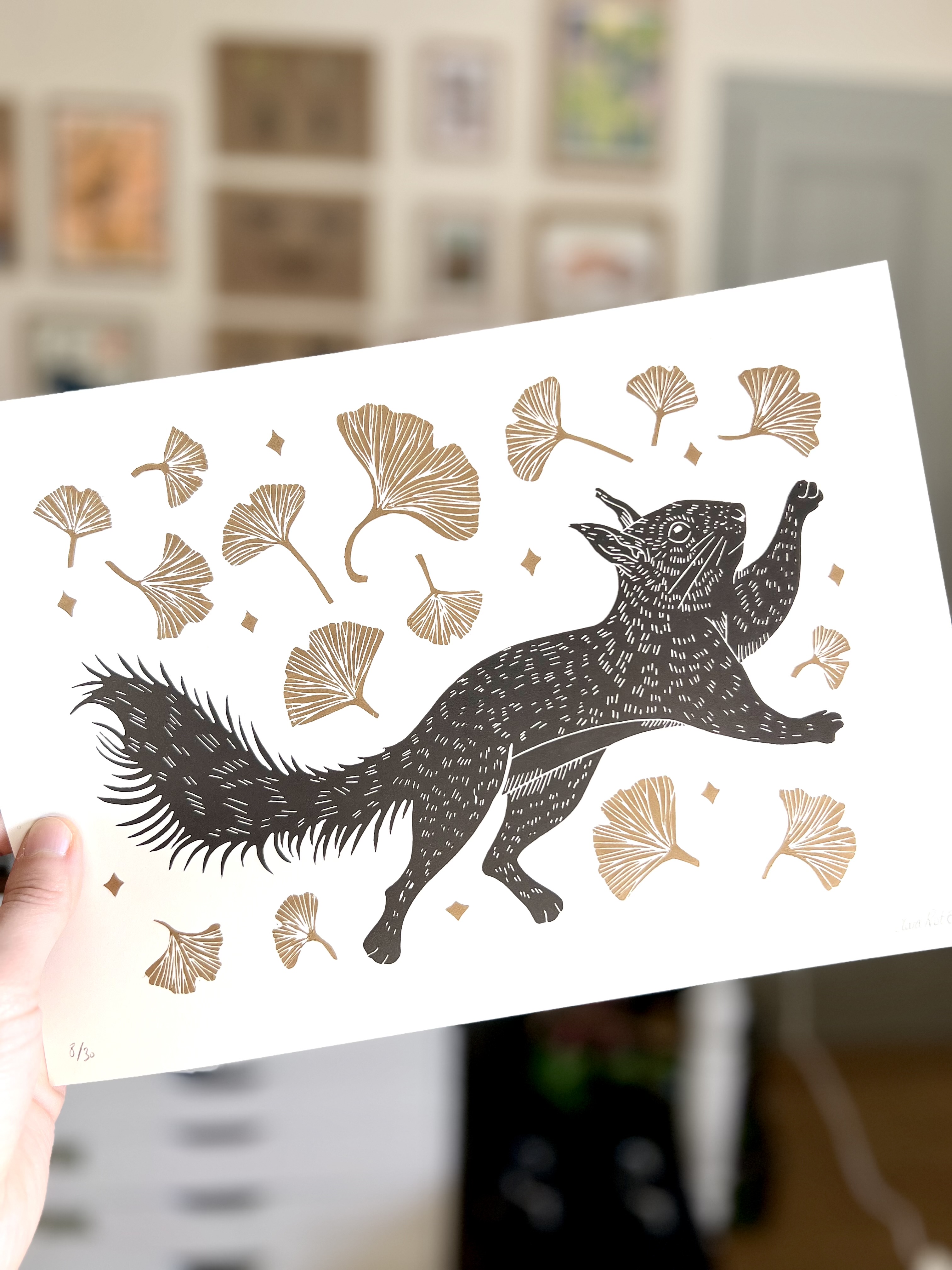 Écureuil (noir et or)