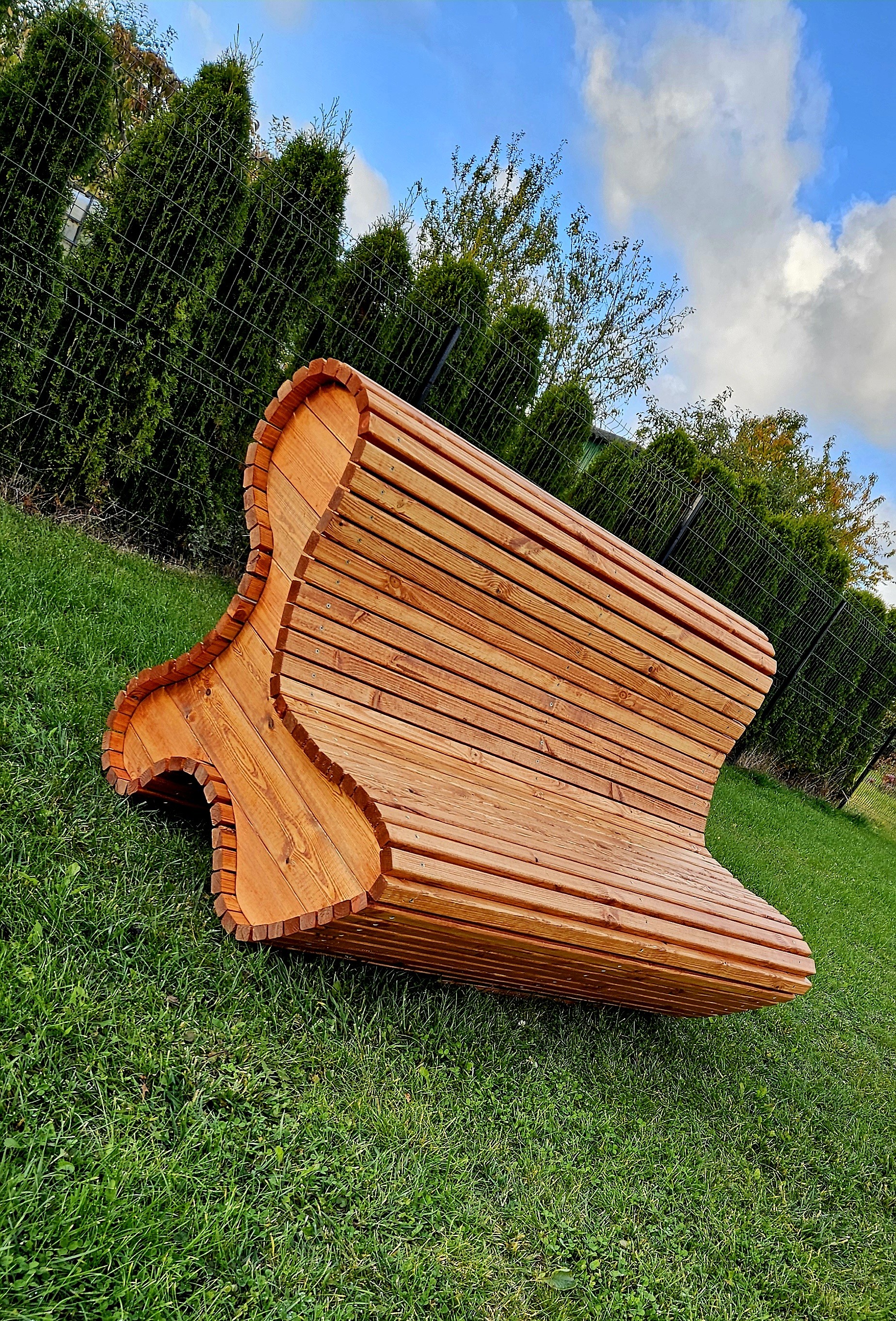 Unikalus vartomas suoliukas