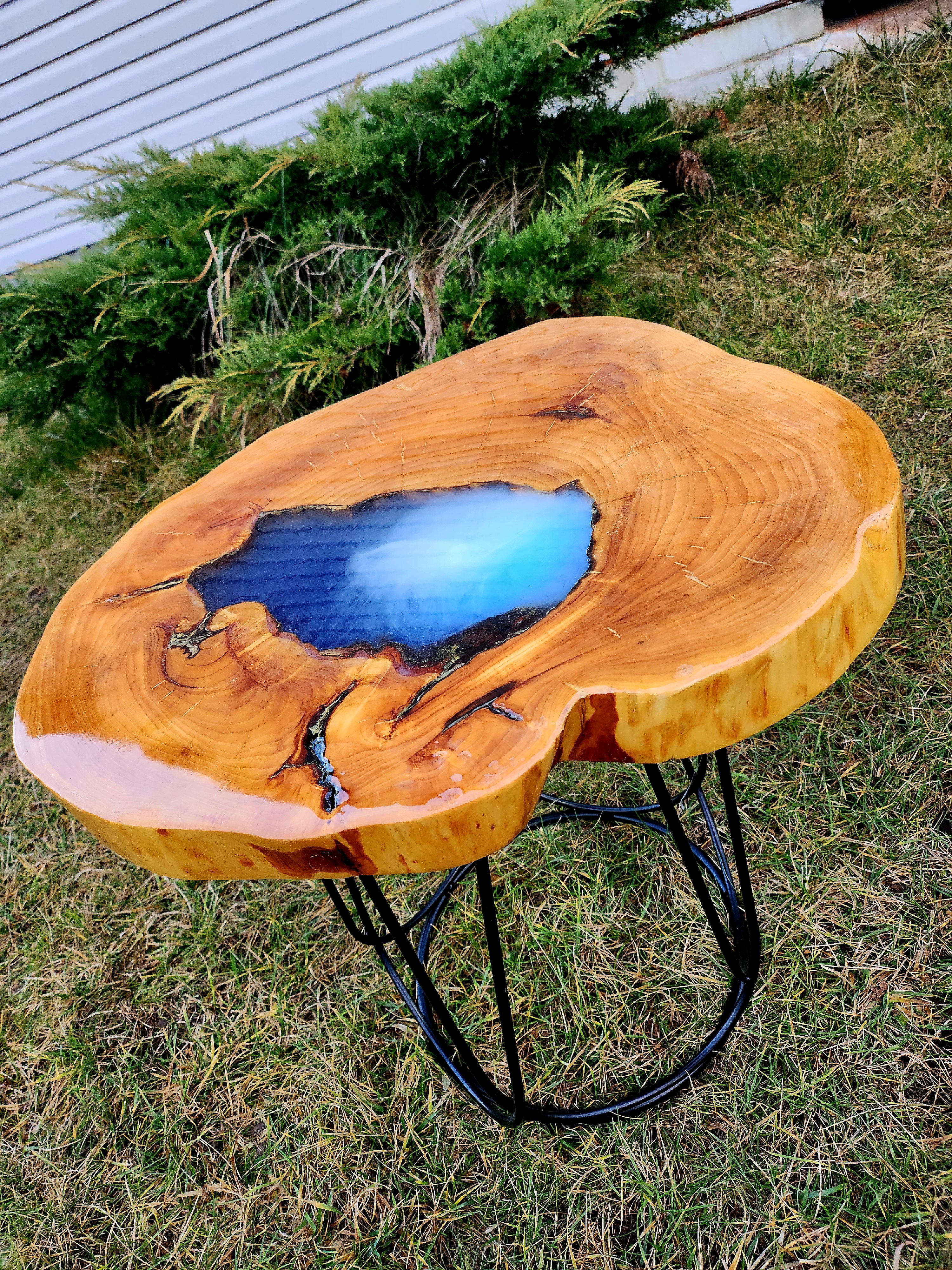 Epoksidinis kavos staliukas