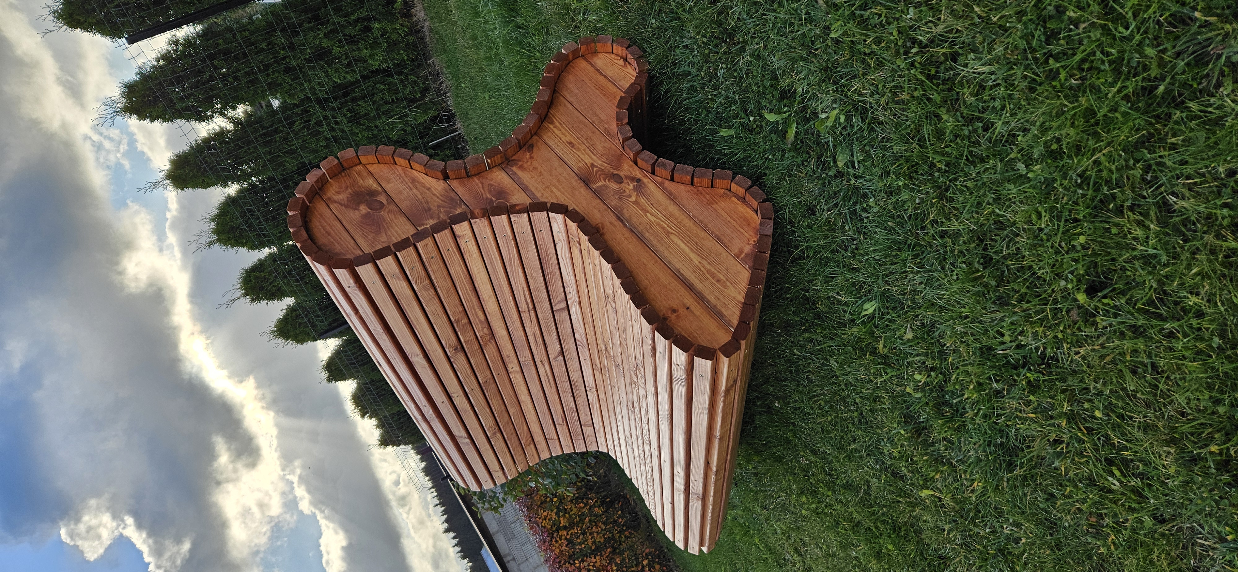 Unikalus vartomas suoliukas