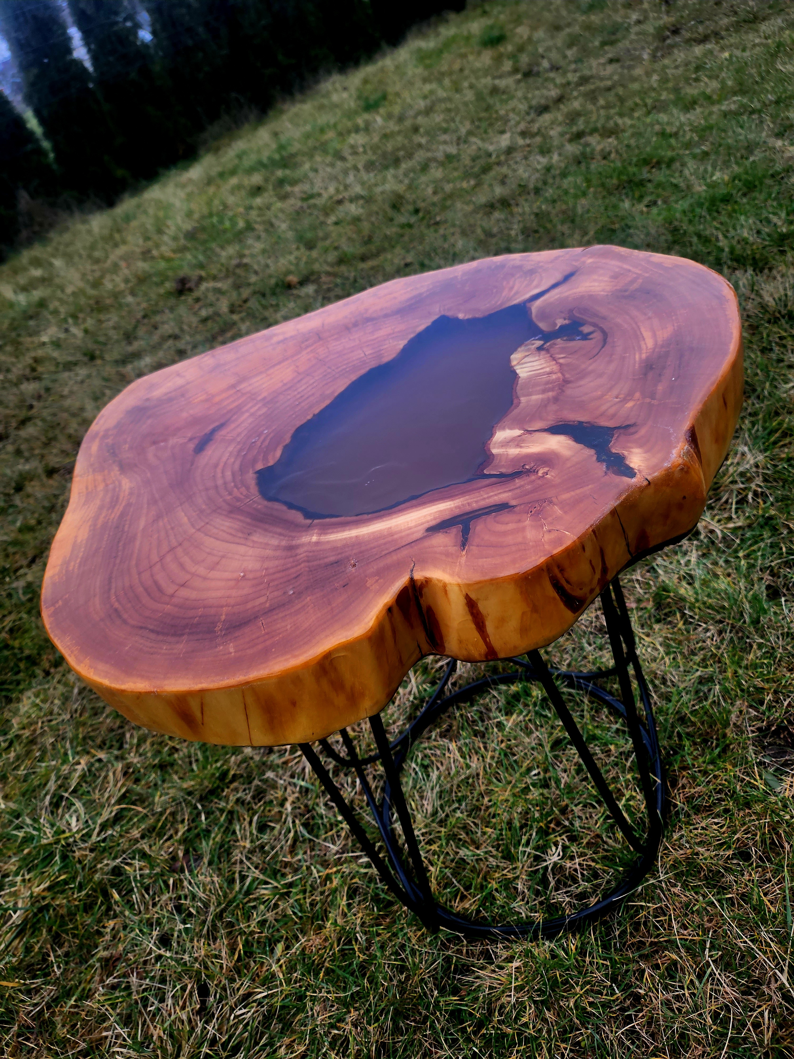 Epoksidinis kavos staliukas