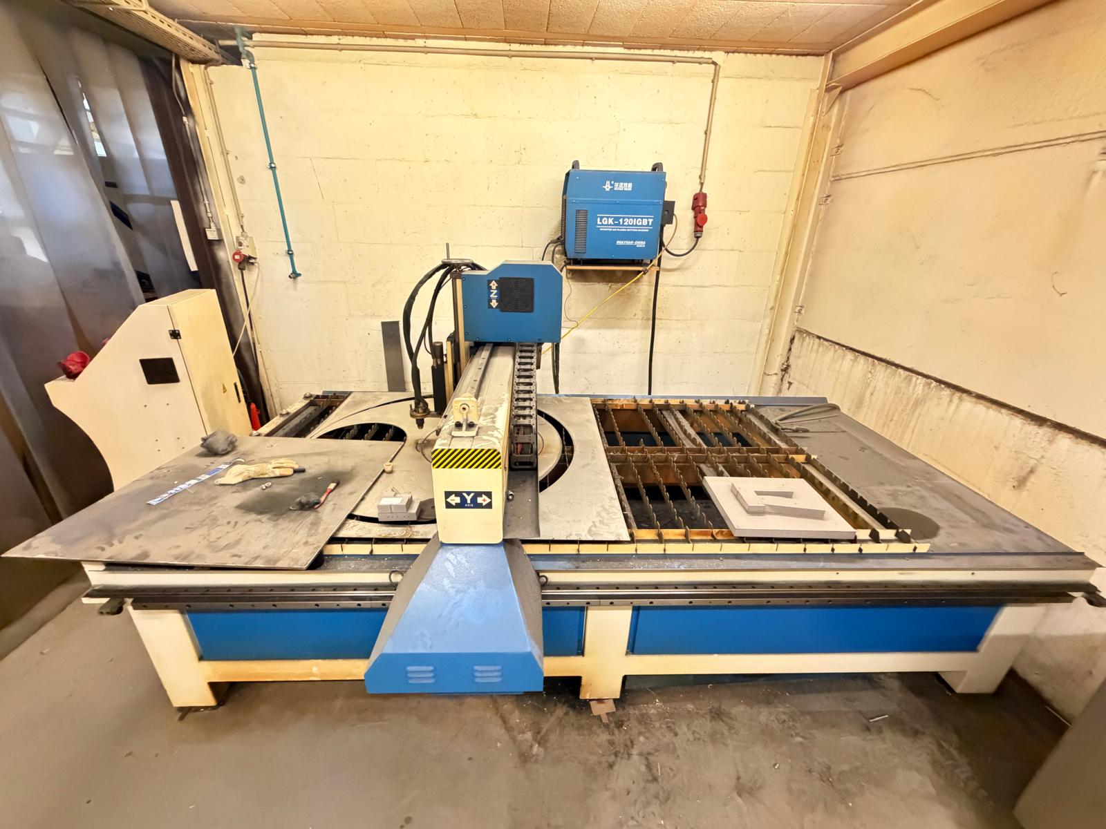 BLUE ELEPHANT ELECNC 1325P