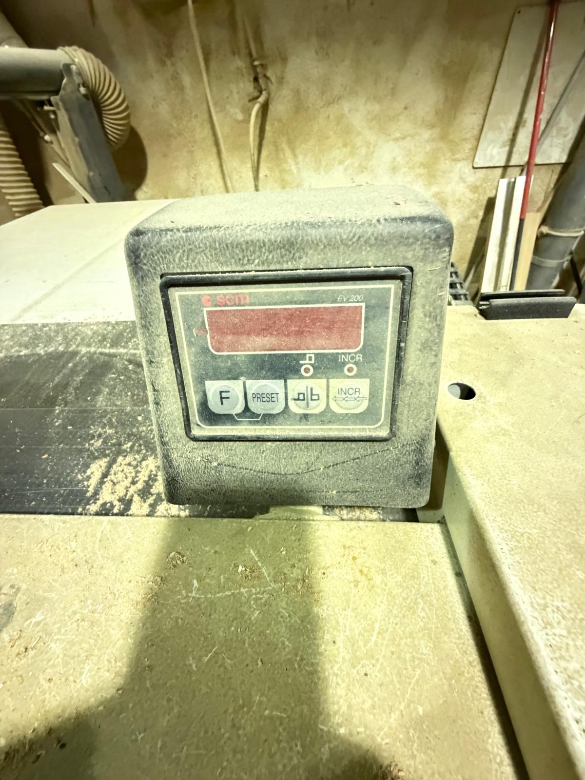 SCM SI 400 E