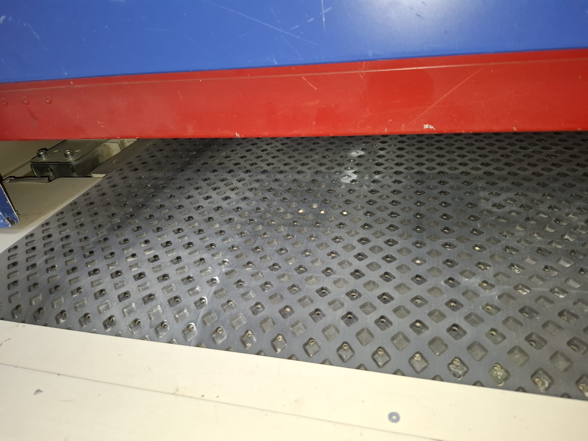 HEESEMANN MFA 6 IMPRESSION Q2 – LF 