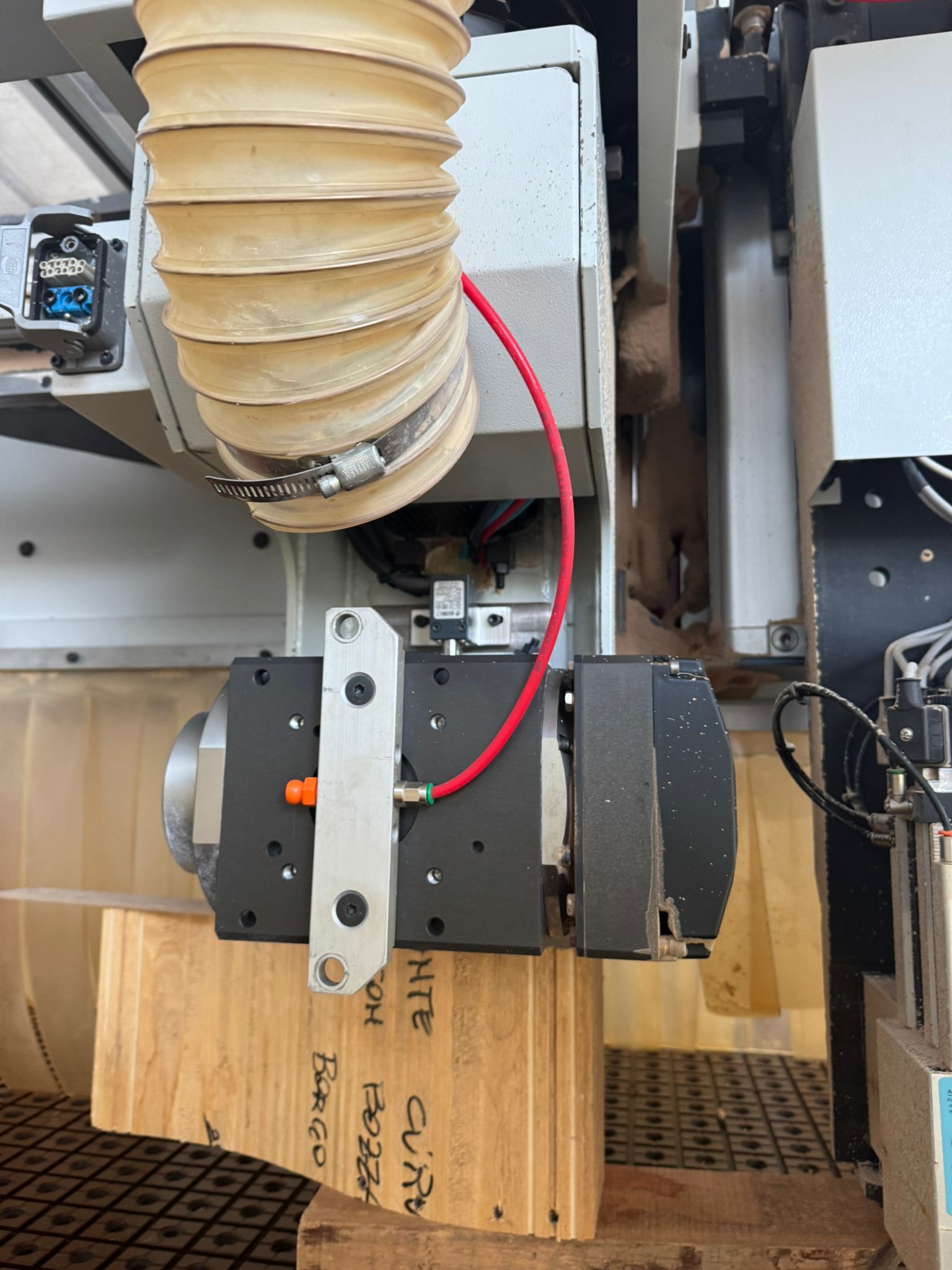 COSMEC Conquest 515 5 A