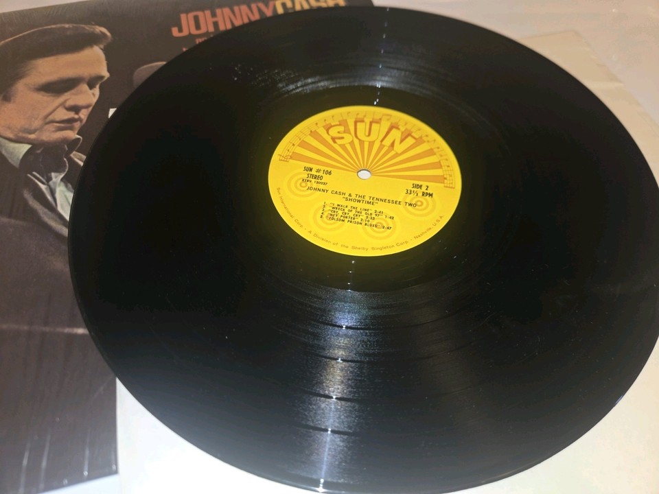 JOHNNY CASH,  "SHOW TIME", VINYL LP ALBUM, from 1969 on SUN RECORDS - EX