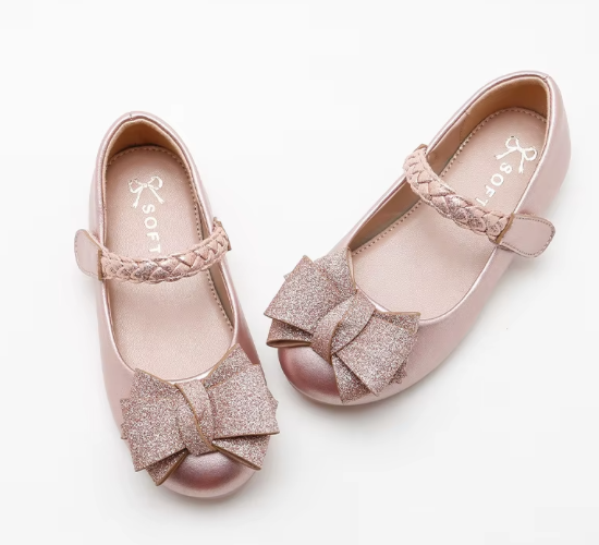 Children's shoes Gilt rhinestone soft sole shoes, children's sequin dance shoes.