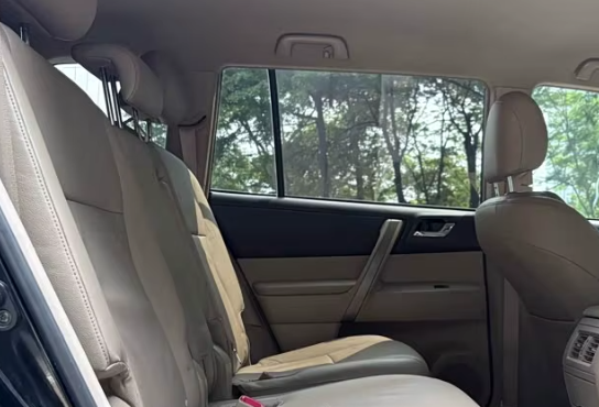 High-Quality Toyota Highlander 2009 Model 2.7L 2WD 5-Seater Sport Edition Adult-Owned Left-Hand Drive