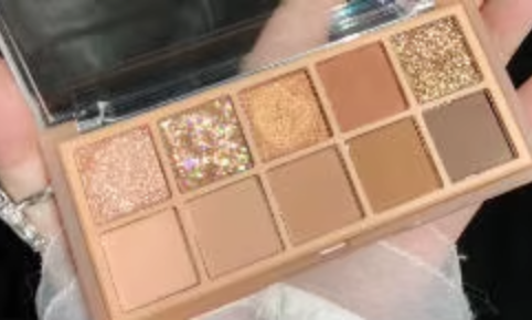 Best-selling 10-color eye shadow palette, slight and matte finish, fashion cosmetics, dazzling fashion.