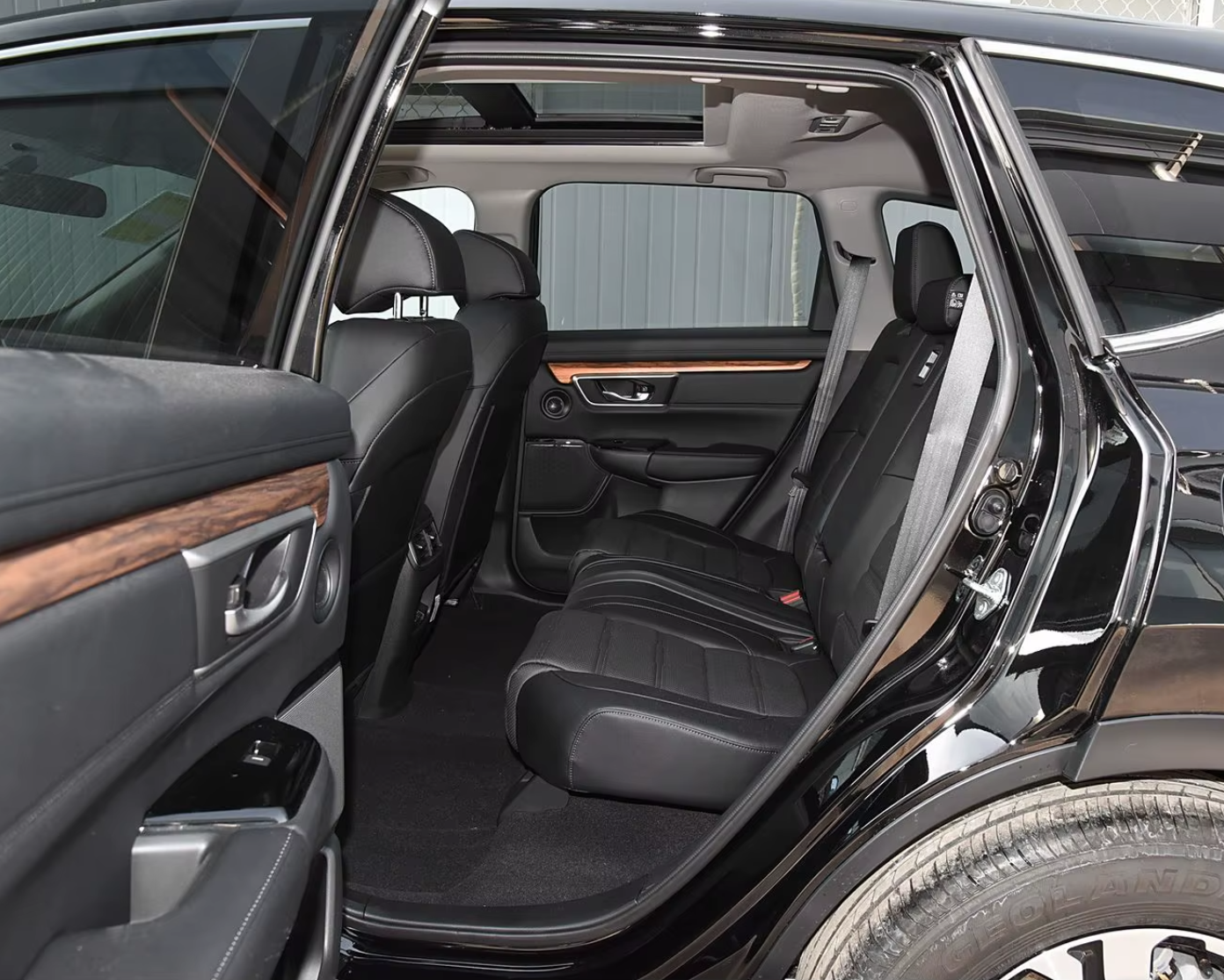 Fairly Used Honda C R-V 5 Seaters SUV 2019 Accident-Free.