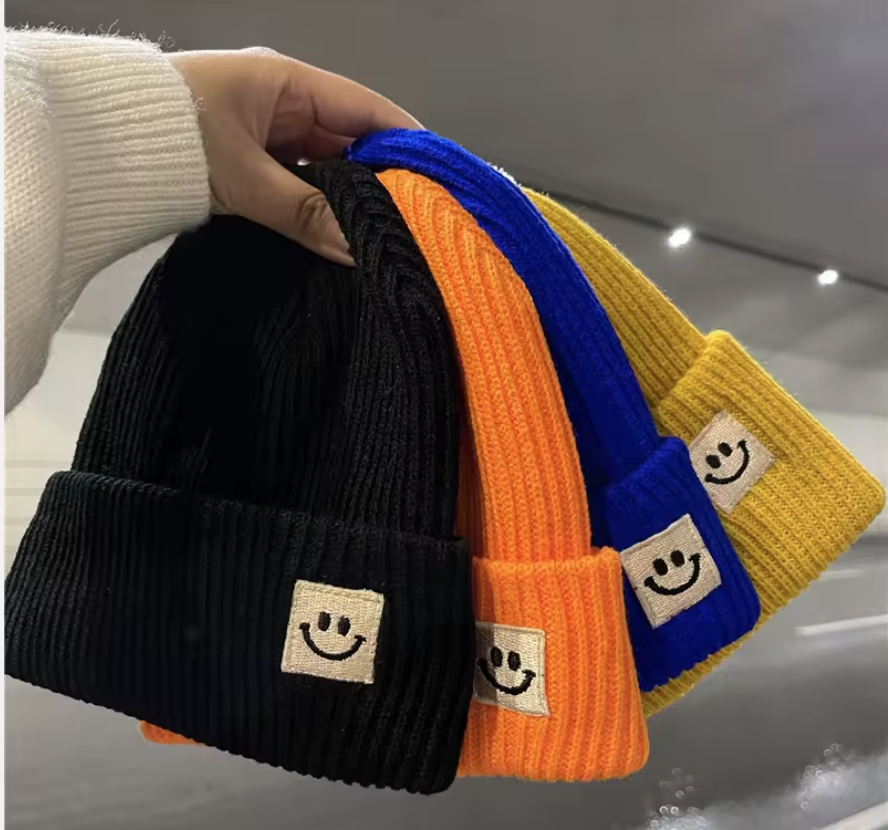 All-Season Cute Beanie for Autumn Winter Hot Fashion Black Knitted Cotton Skull Cap with Designer Logo-Wholesale