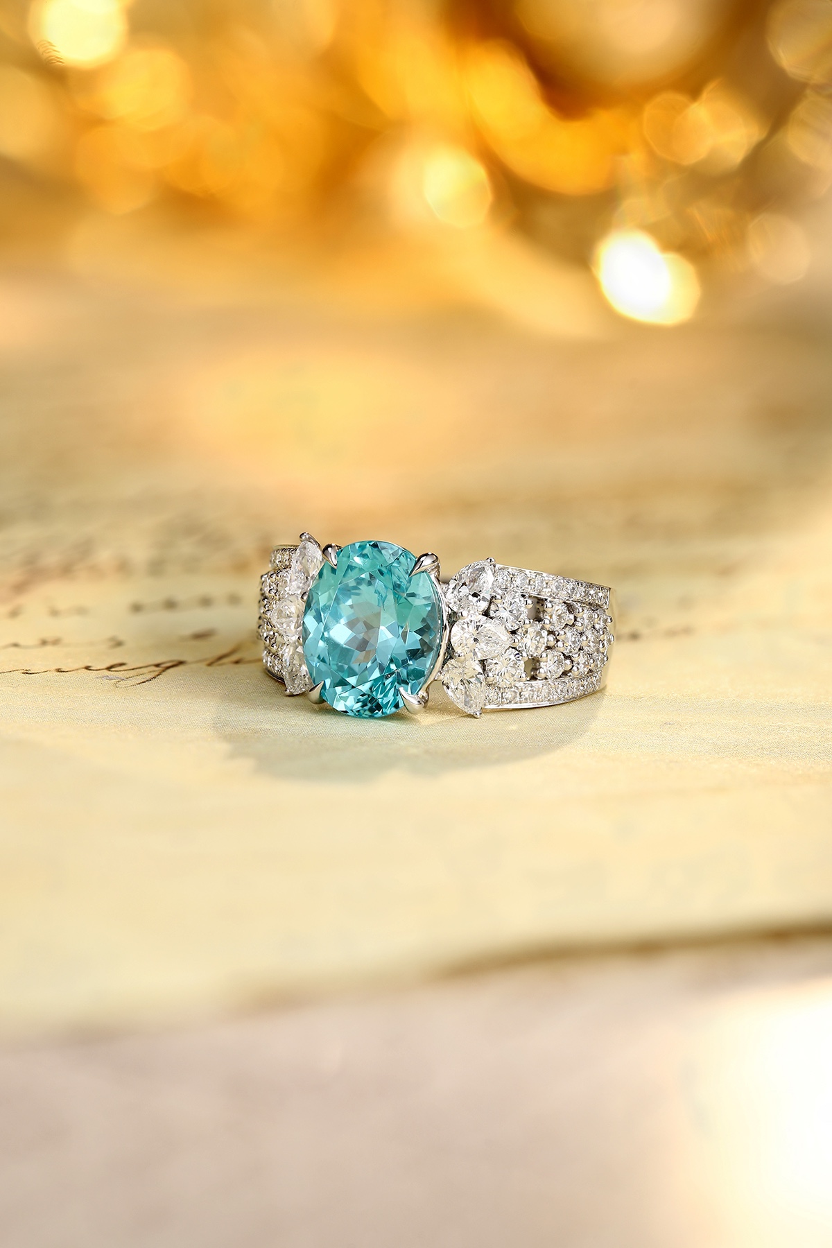Elegant Aquamarine Diamond Ring