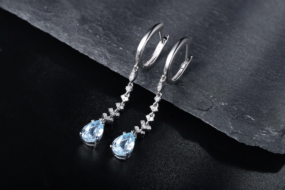 Elegant Crystal Drop Earrings