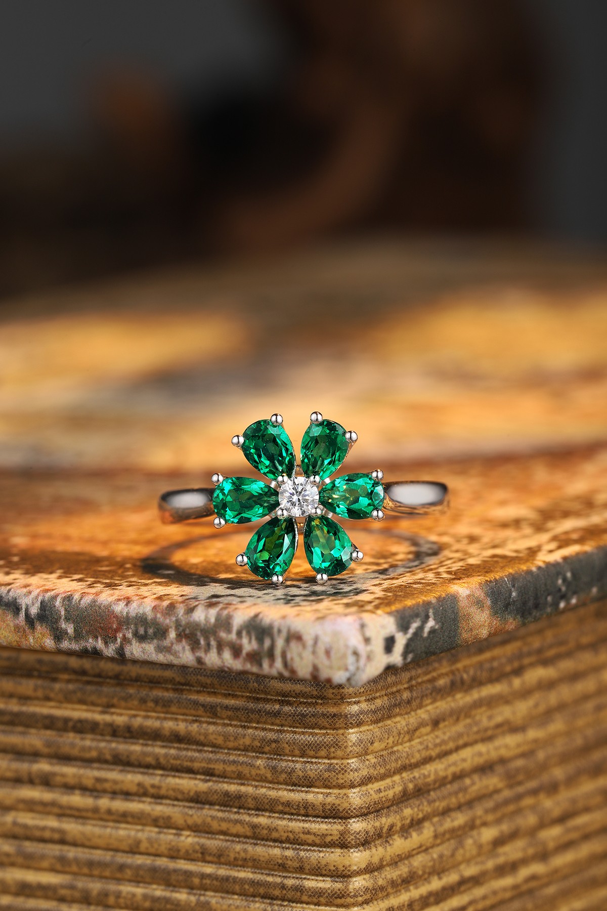 Emerald Flower Ring