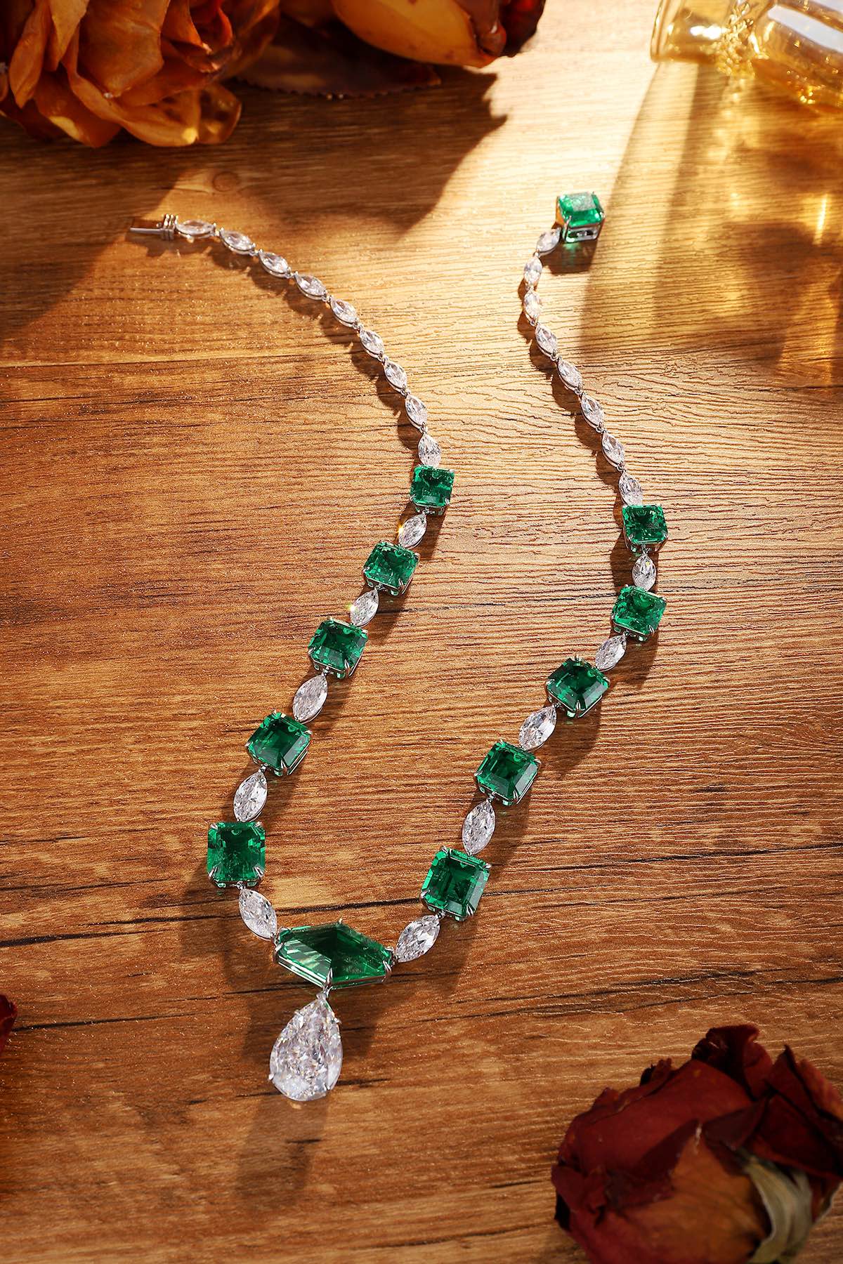 Emerald and diamond necklace