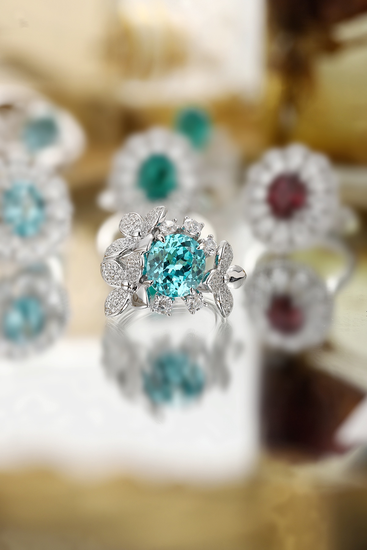Elegant Aquamarine Diamond Ring