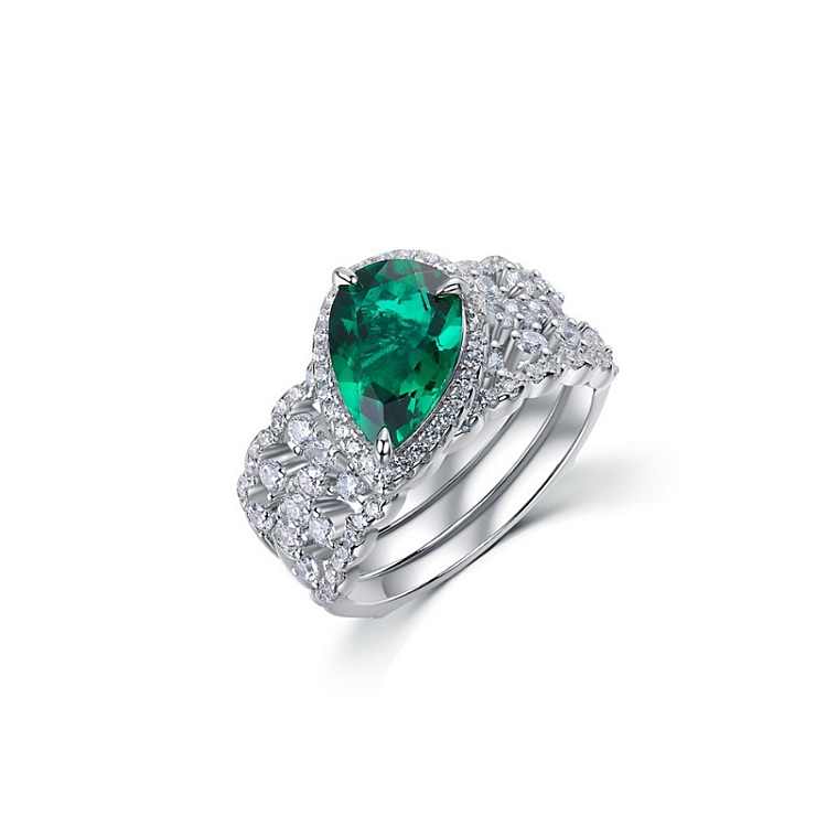 Emerald and diamond ring set