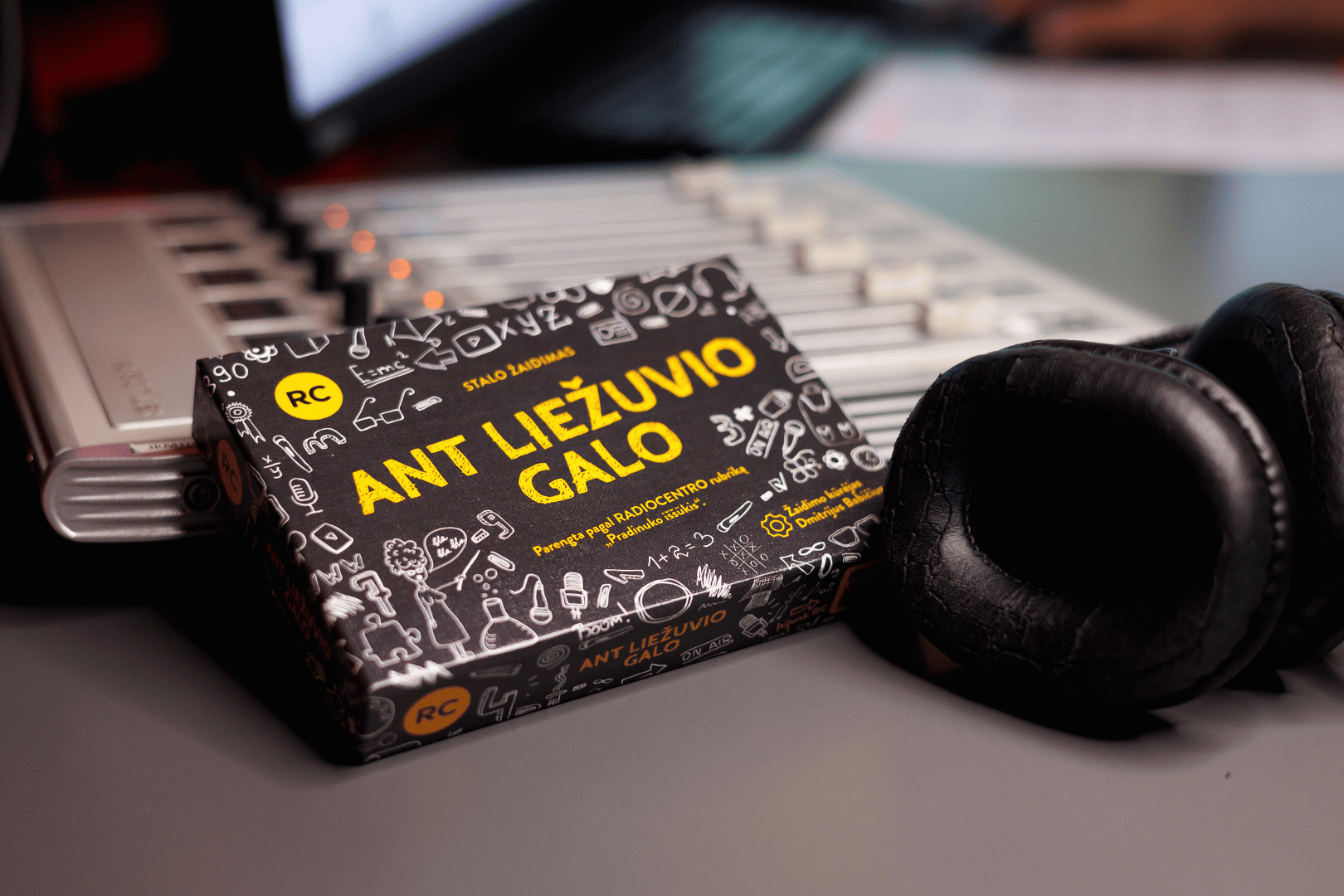 RADIOCENTRO stalo žaidimas ANT LIEŽUVIO GALO