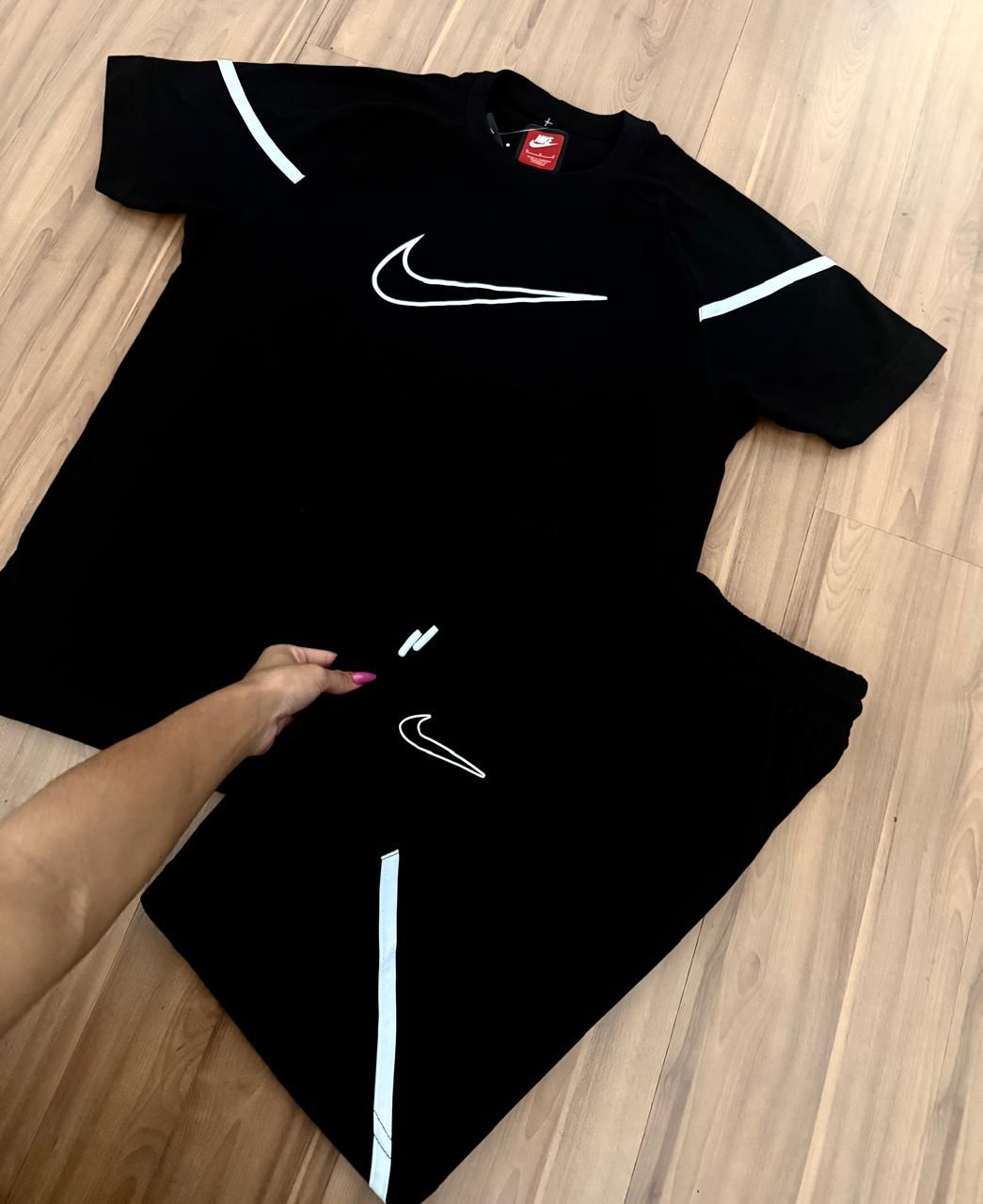 CONJUNTO NIKE