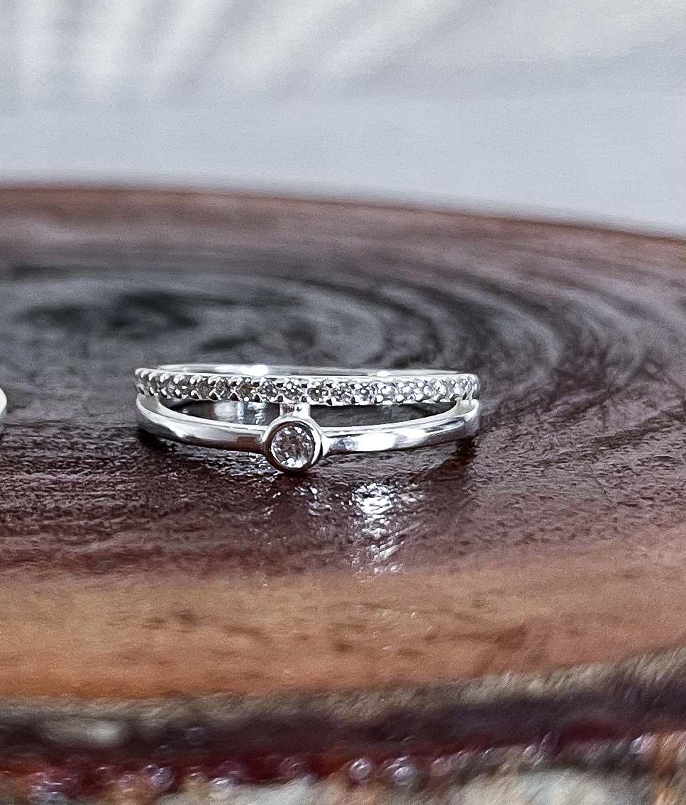 Anel Cravejado Esfera Aro Duplo