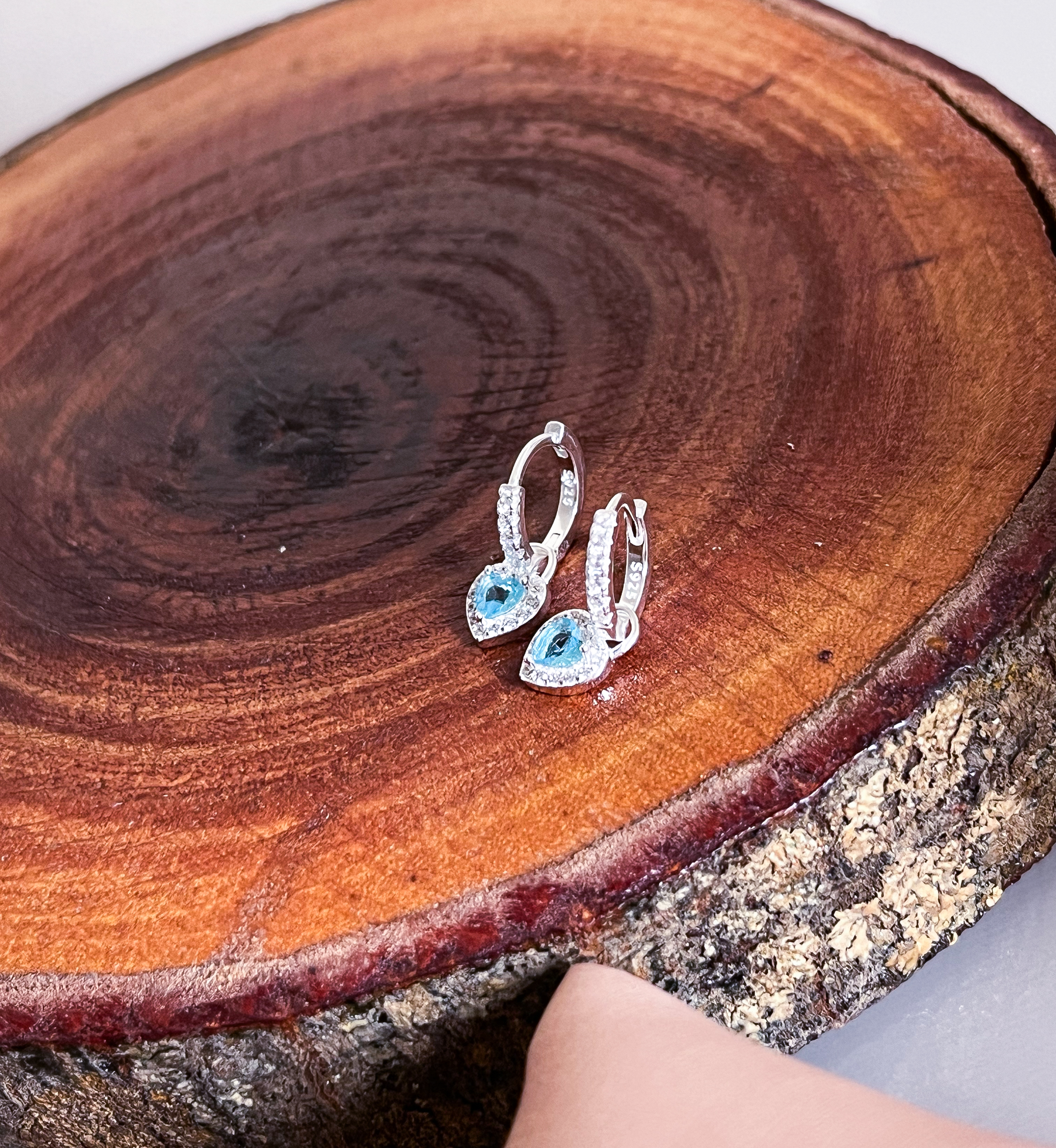 Argola Cravejada Coração