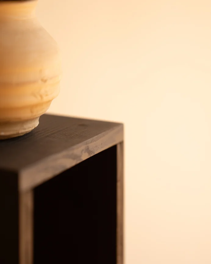 MESA DE LUZ MINIMALISTA