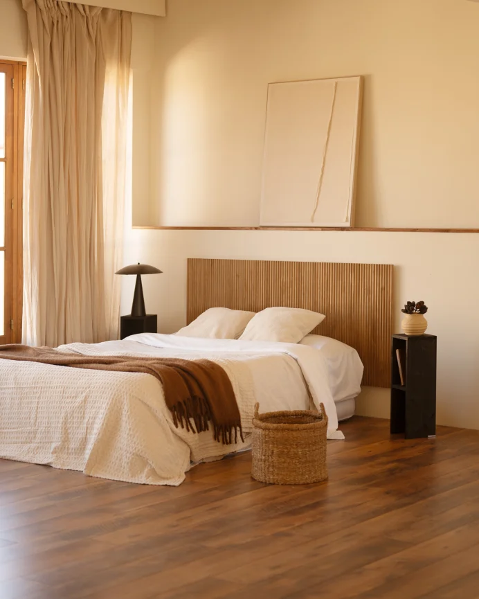 MESA DE LUZ MINIMALISTA