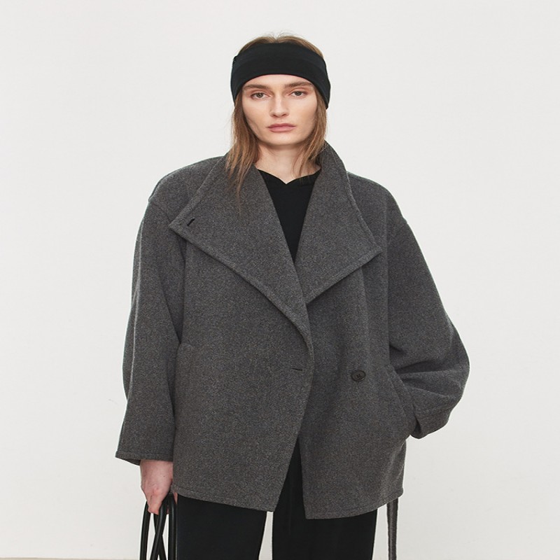 Double-Faced Wool Cashmere Coat with Asymmetric Lapel and Two-Way Wear Design