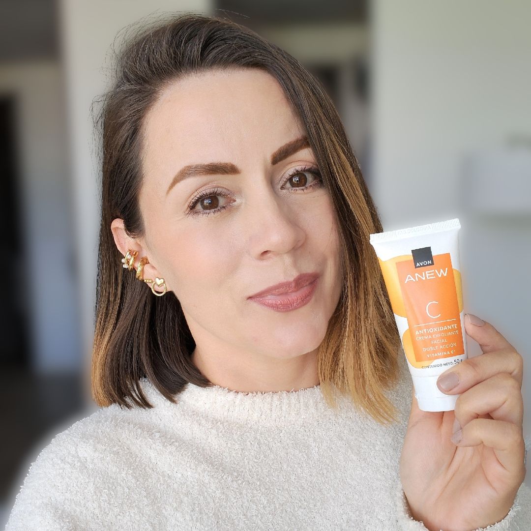 Anew Crema Exfoliante con Vitamina C – 75 g 💛