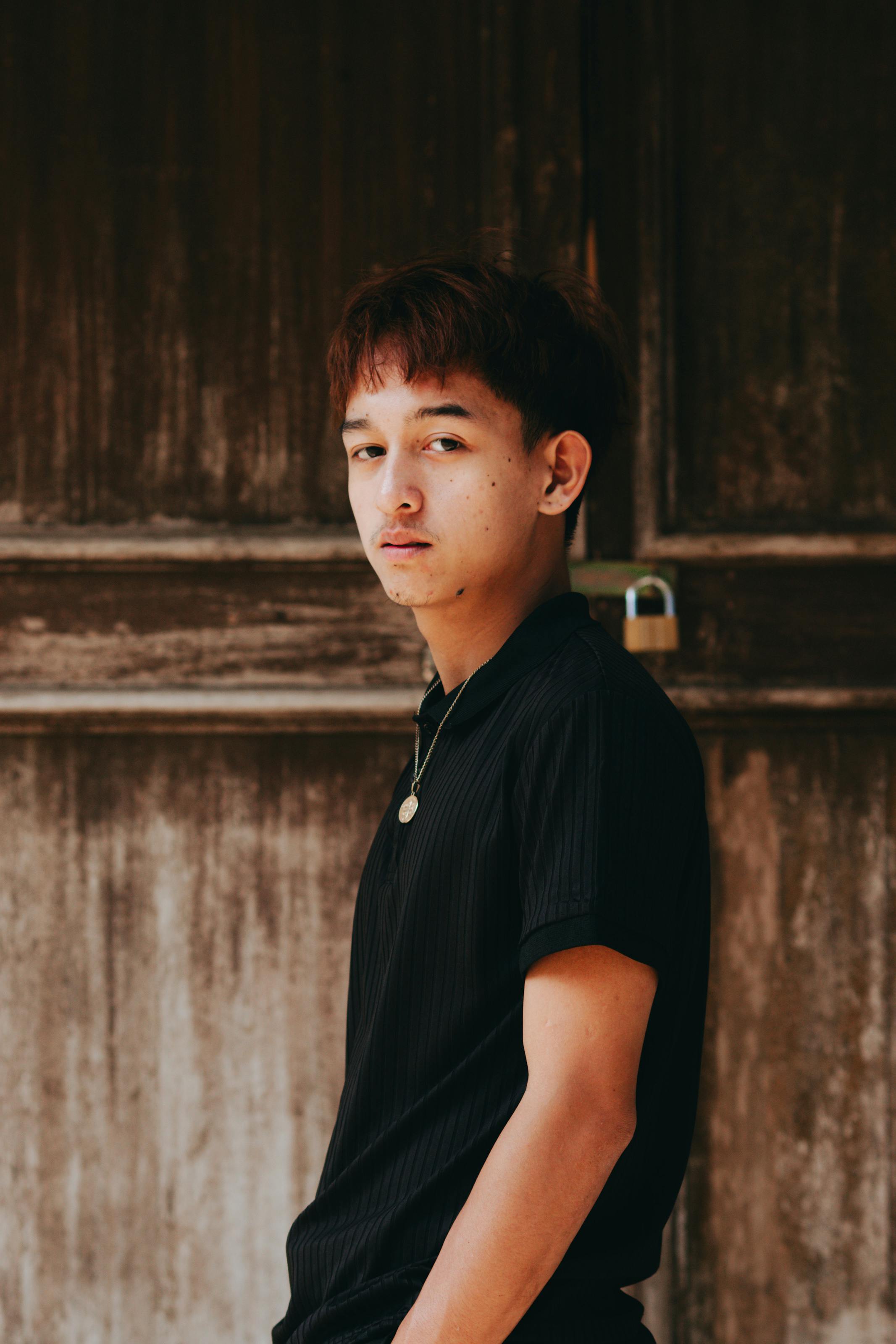 Men's Black Short-Sleeve Shirt