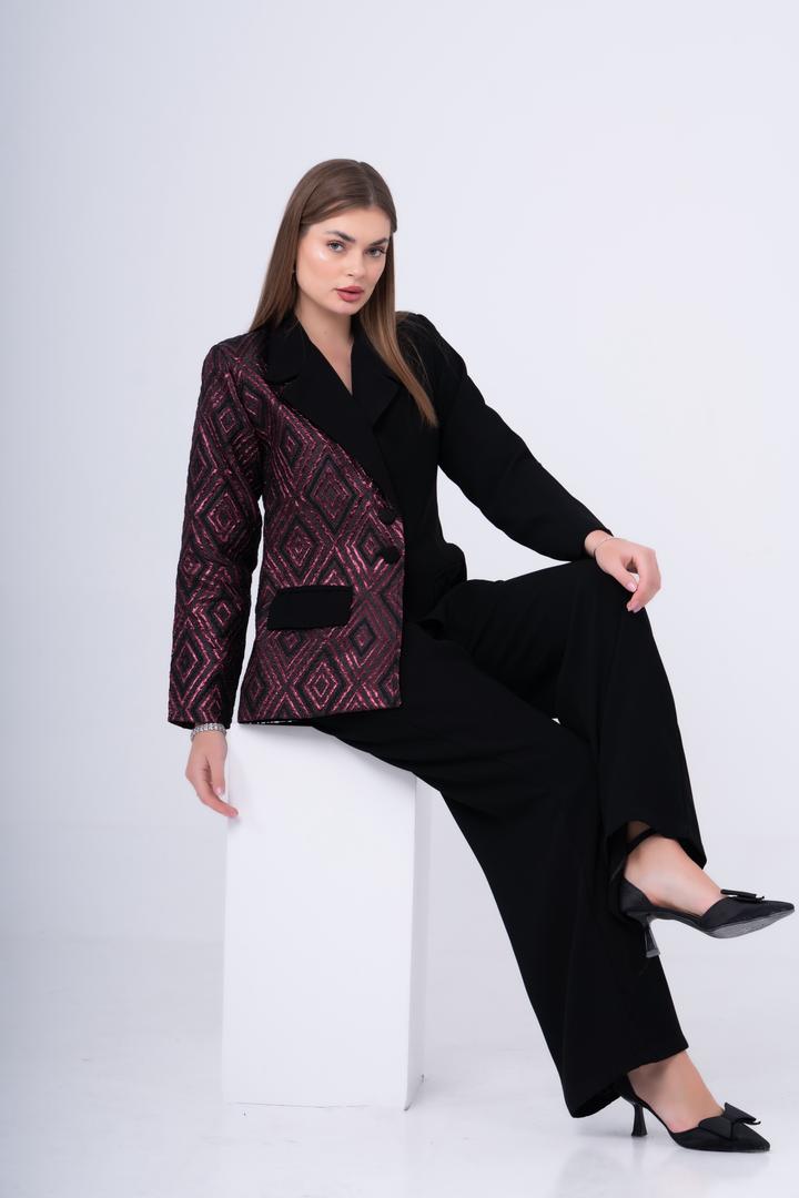  قطعة تحتفي بجمالك الداخلي قبل إطلالتك. مصممة بتناغم دقيق بين الفخامة والرقي، ومحاكة لتمنحك silhouette يصنع حضورًا لا يحتاج شرحًا.