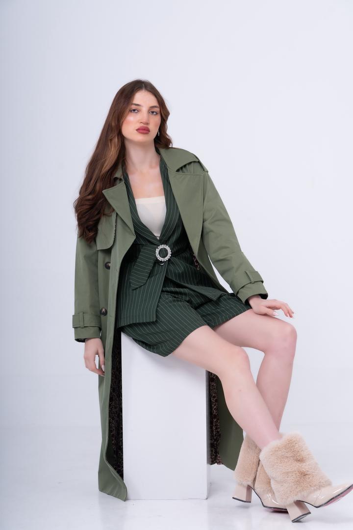 قطعة تحتفي بجمالك الداخلي قبل إطلالتك. مصممة بتناغم دقيق بين الفخامة والرقي، ومحاكة لتمنحك silhouette يصنع حضورًا لا يحتاج شرحًا.