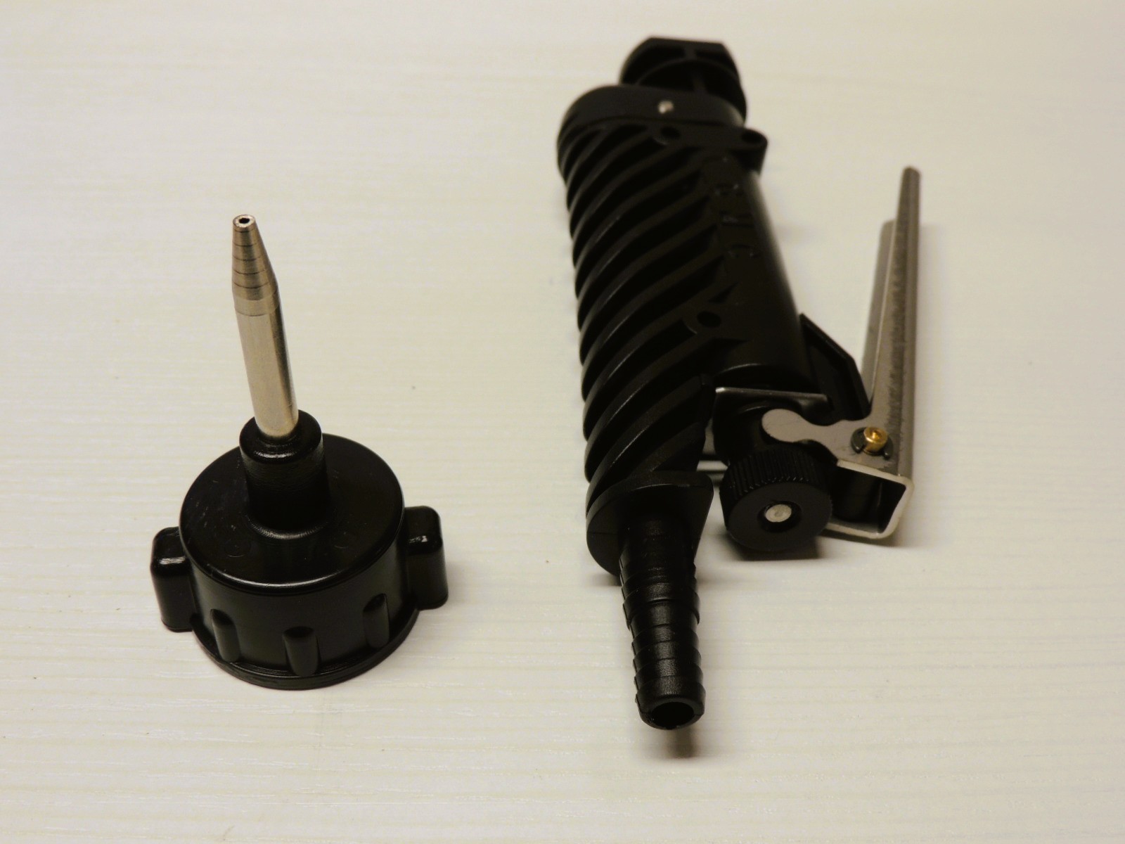 Art. 201 Pistola manuale a flusso regolabile con ugello universale (prezzo IVA esclusa)