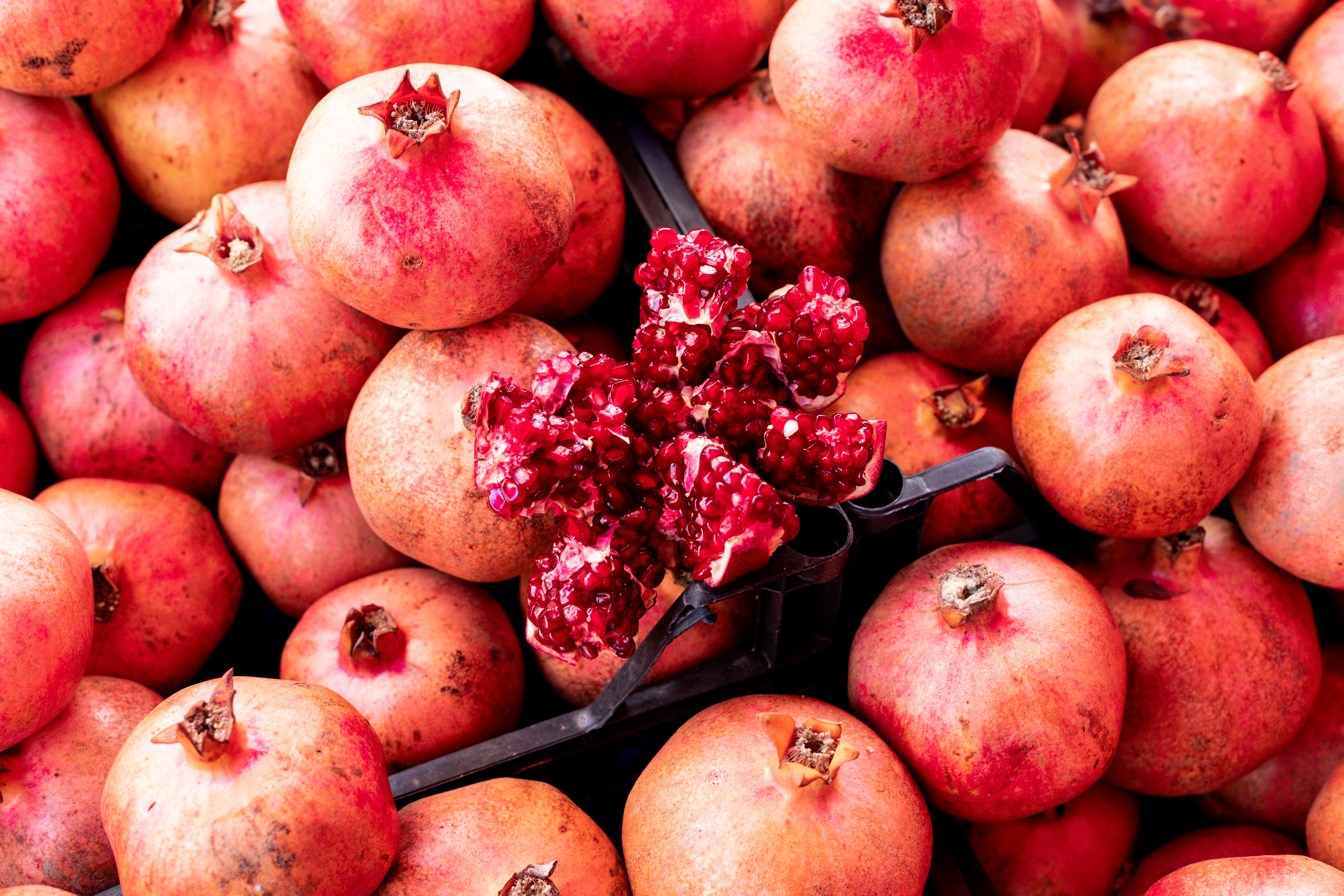 A Grade Fresh Pomegranates Carton