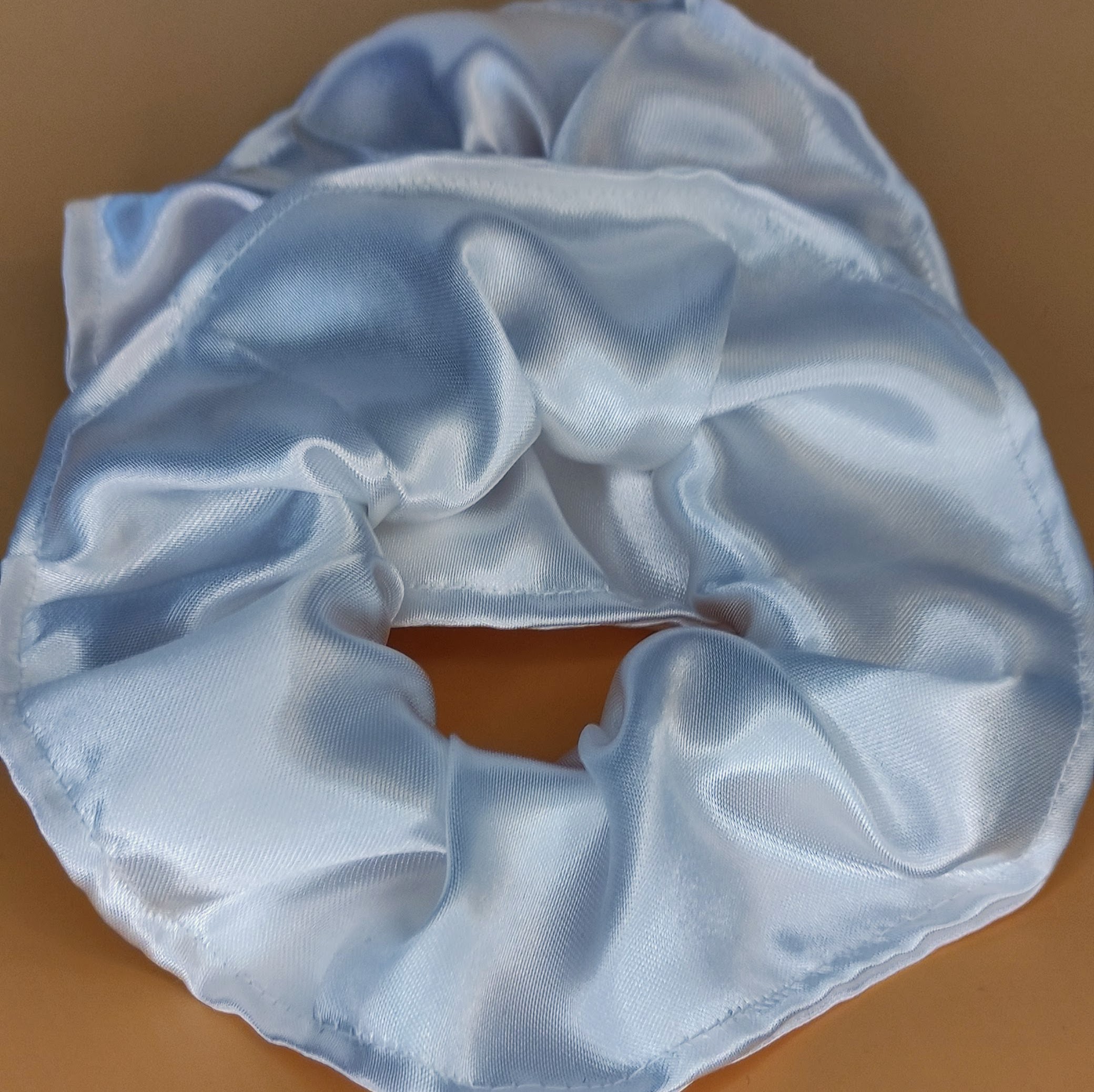 Chouchou en satin blanc