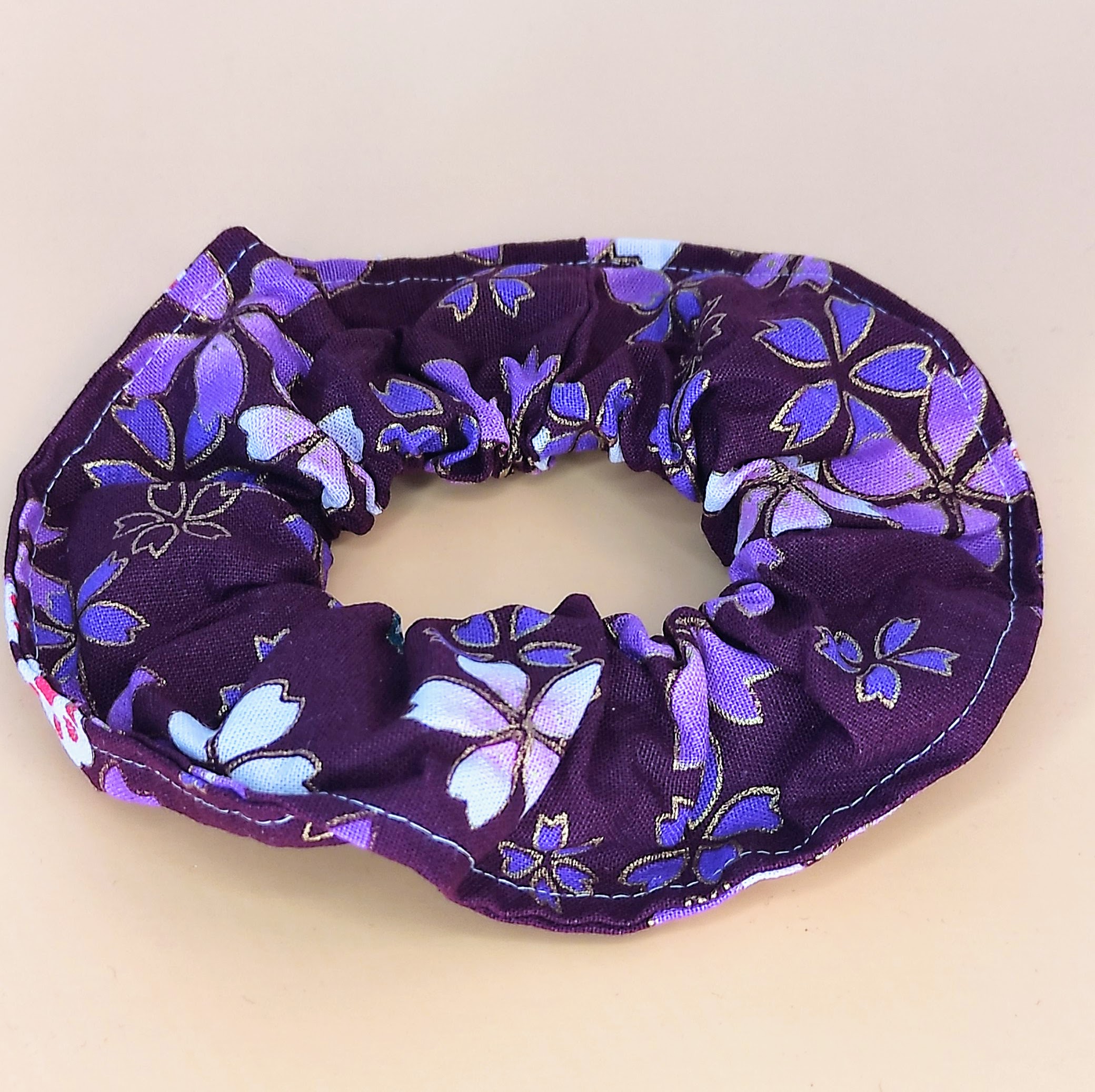 Chouchou fleuri violet