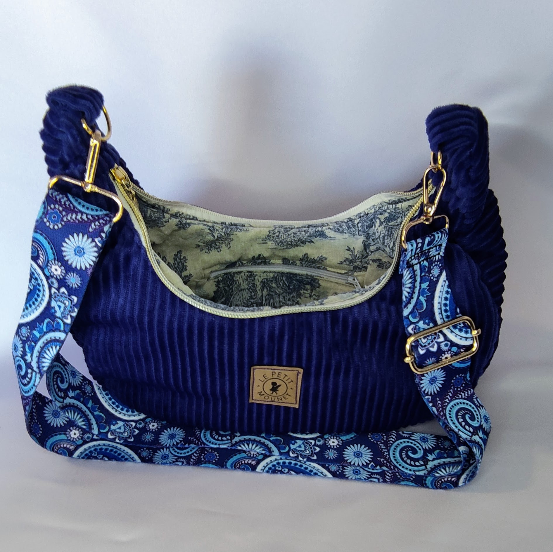 Sac à main en velours bleu