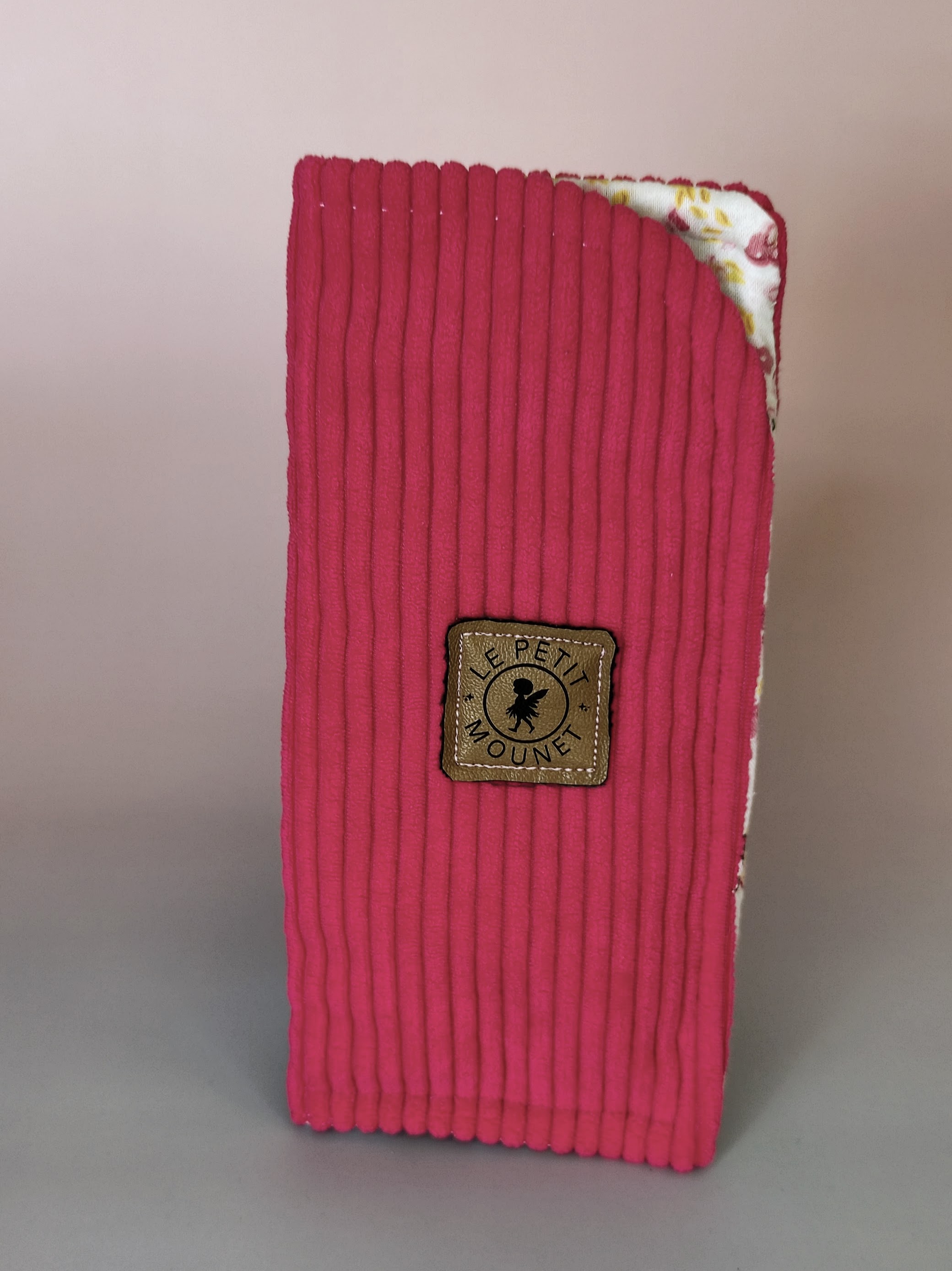 Étui à lunettes en velours rose fuschia