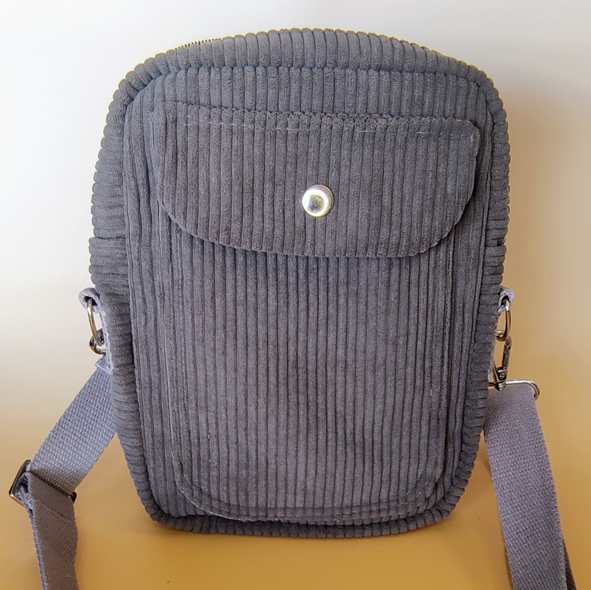 Sacoche homme en velours côtelé gris